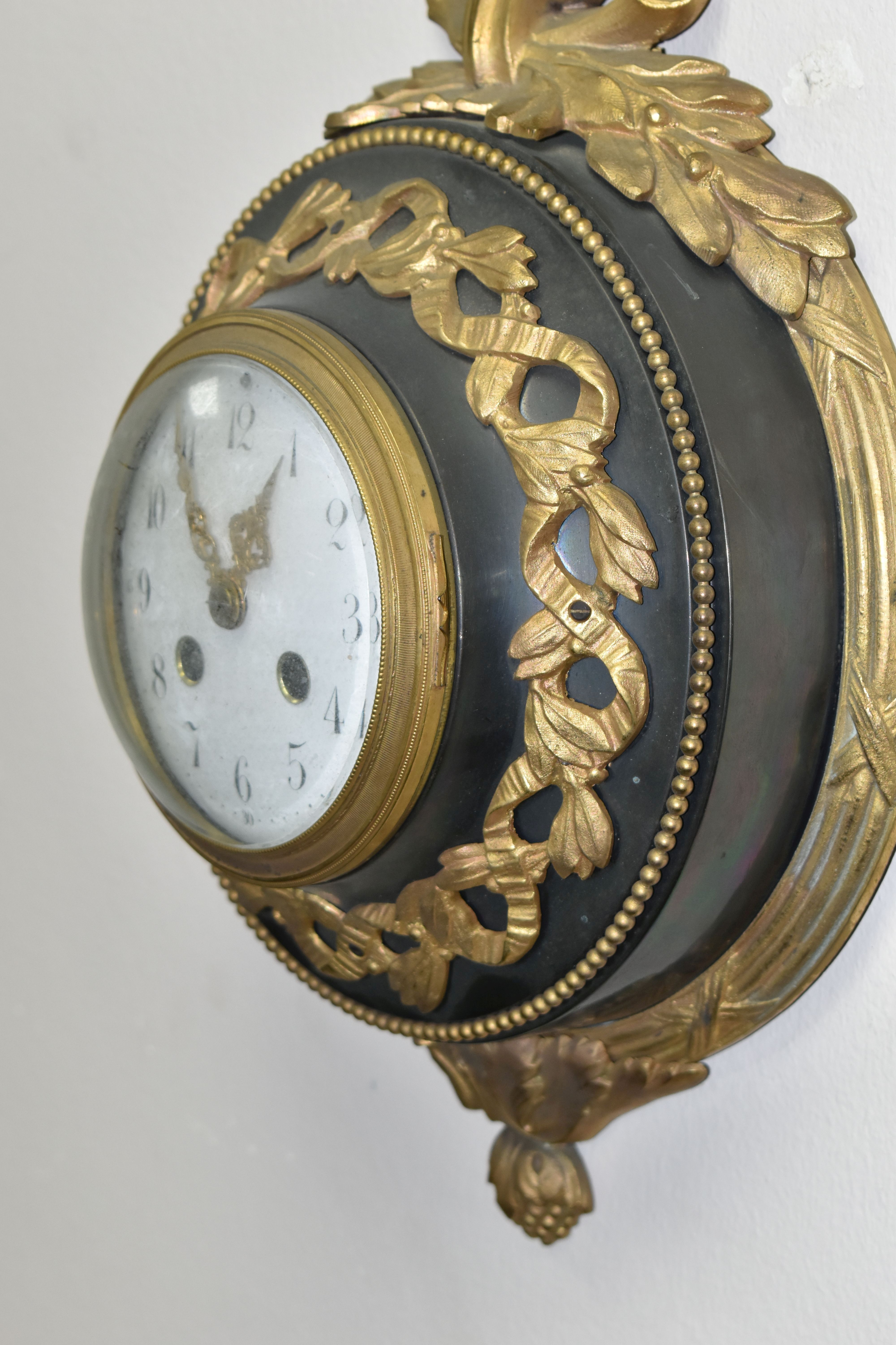 A LATE 19TH / EARLY 20TH CENTURY CARTEL CLOCK BY SAMUEL MARTI, cast gilt metal ribbon and wreath - Image 4 of 10