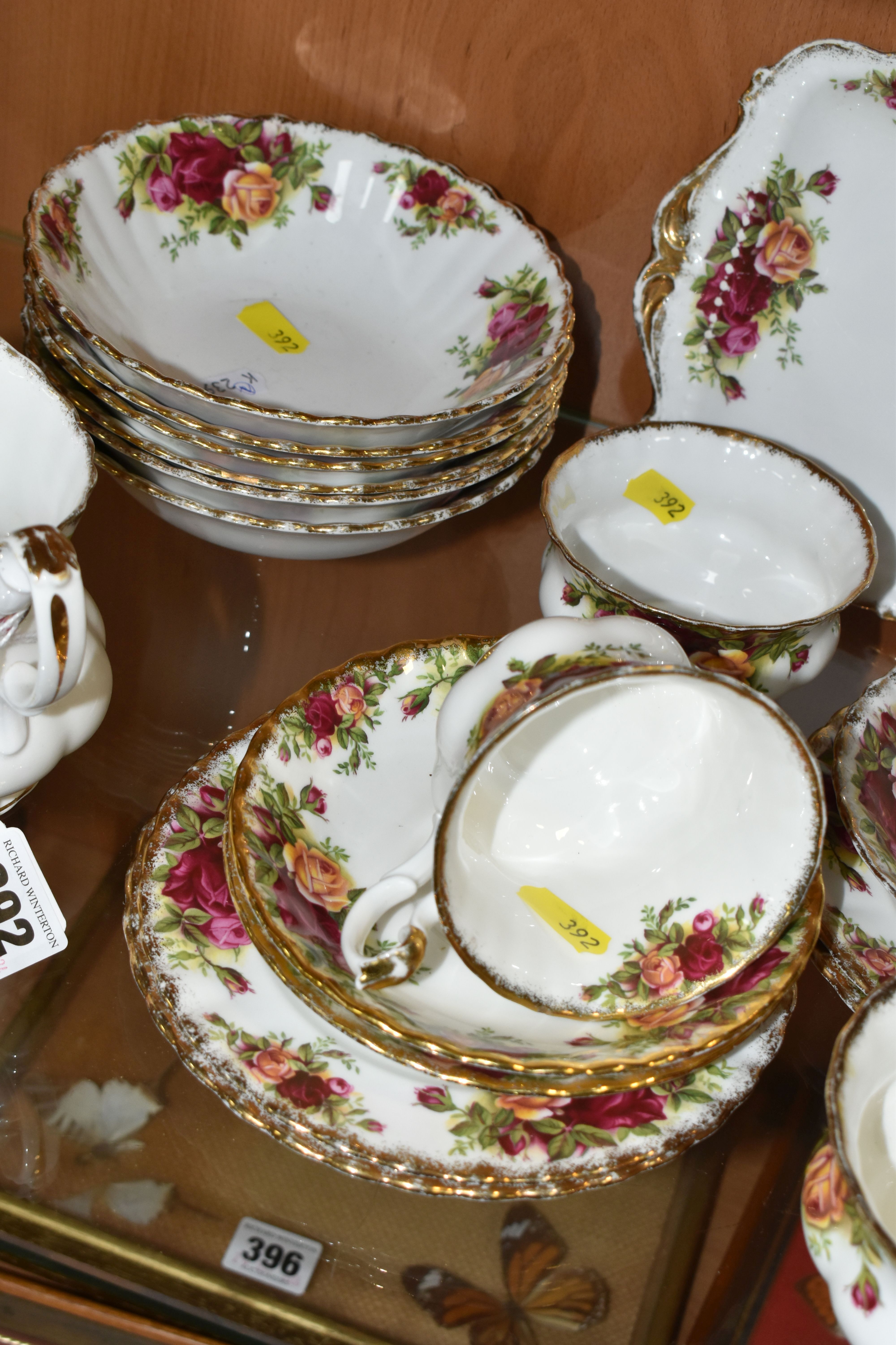 A GROUP OF ROYAL ALBERT 'OLD COUNTRY ROSES' PATTERN TEAWARE, comprising a cake plate, sandwich - Image 3 of 5