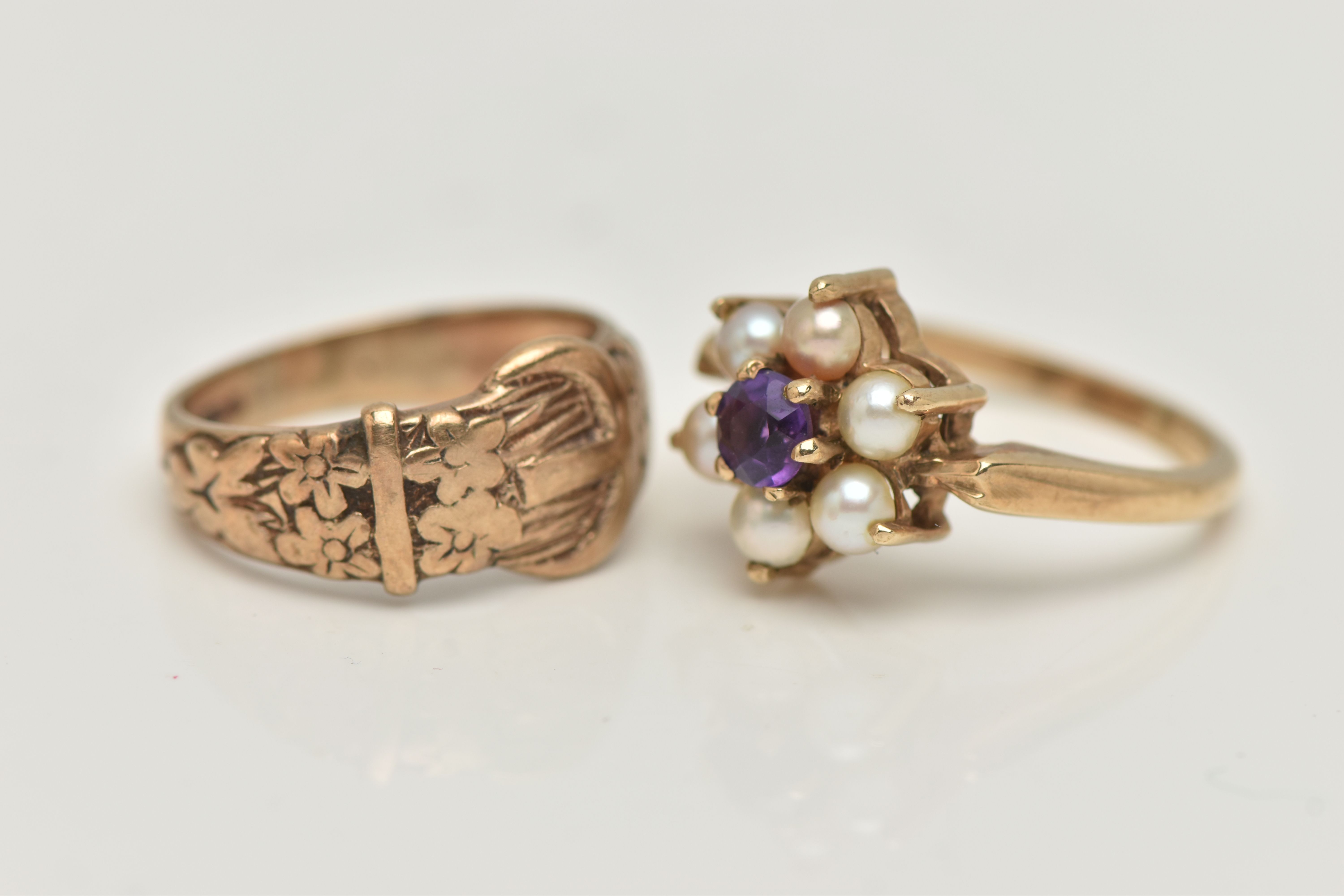 A 9CT GOLD RING AND A GEM SET RING, a 9ct gold buckle ring with floral detail, hallmarked 9ct London - Bild 3 aus 4