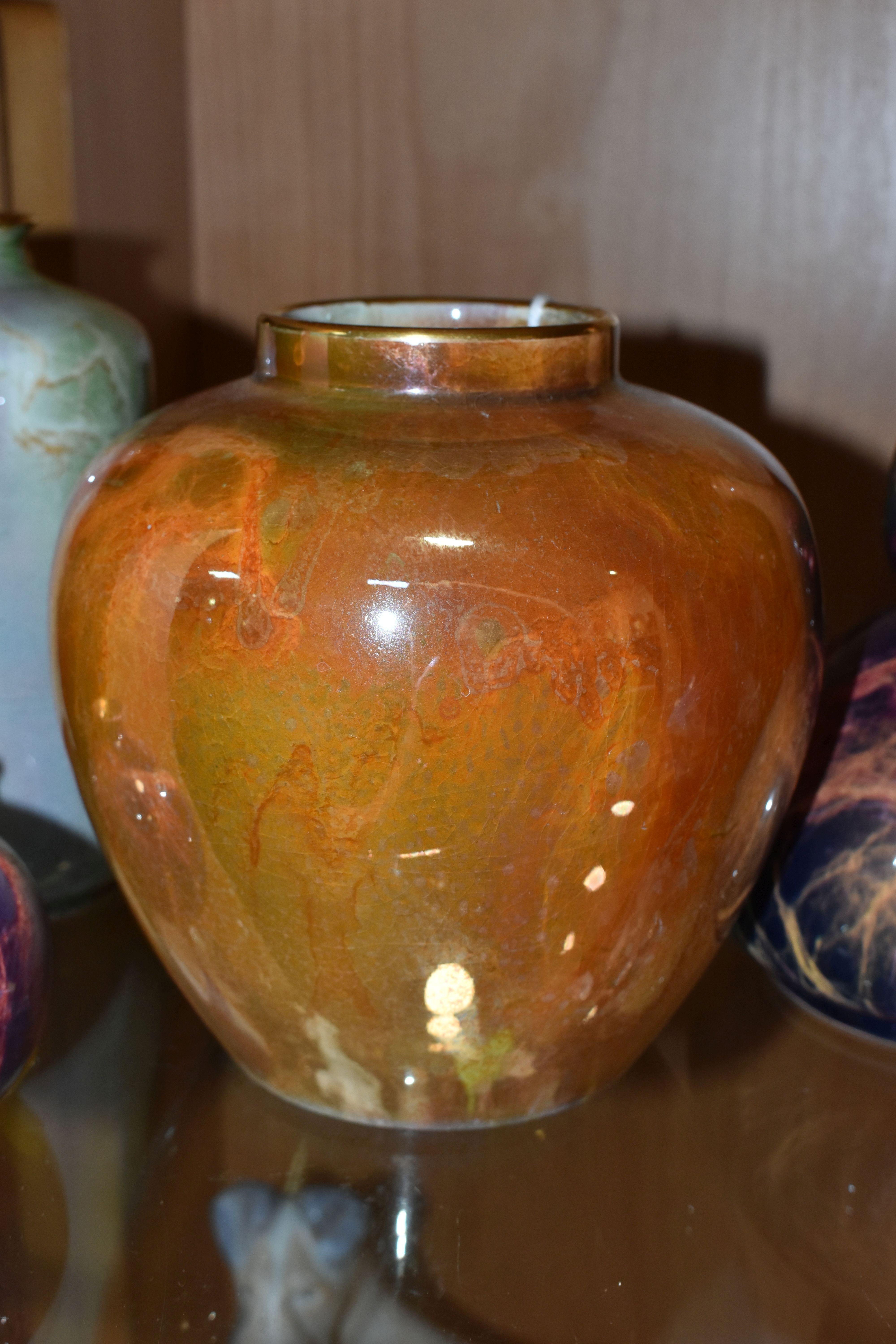 A WILKINSON'S ORIFLAMME POT TOGETHER WITH FOUR OTHER VASES, comprising a 1920's Wilkinsons Oriflamme - Image 5 of 10