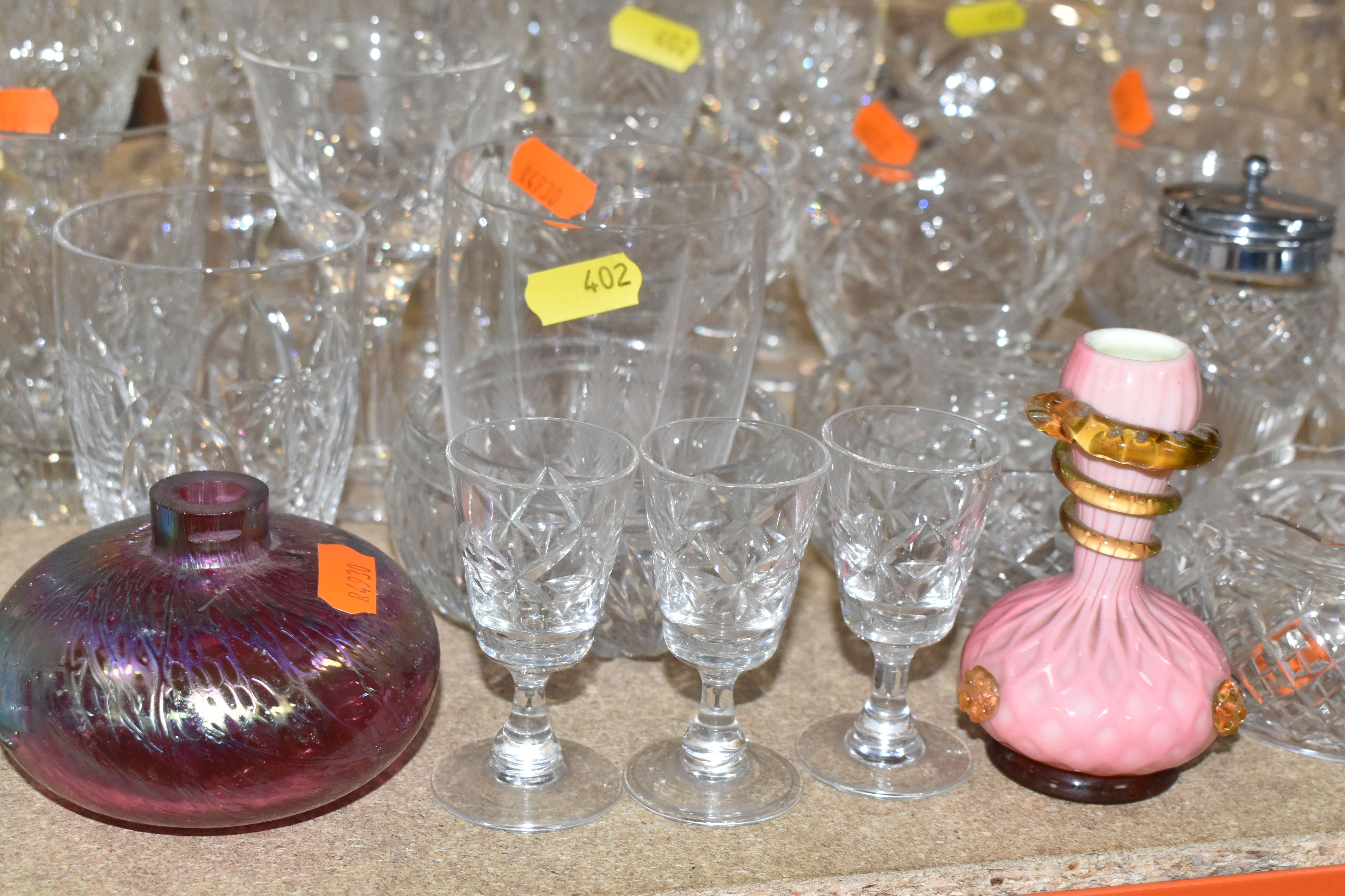 A LARGE SELECTION OF GLASSWARE INCLUDING A WATERFORD CRYSTAL CLOCK, TOGETHER WITH A VARIETY OF - Image 9 of 11