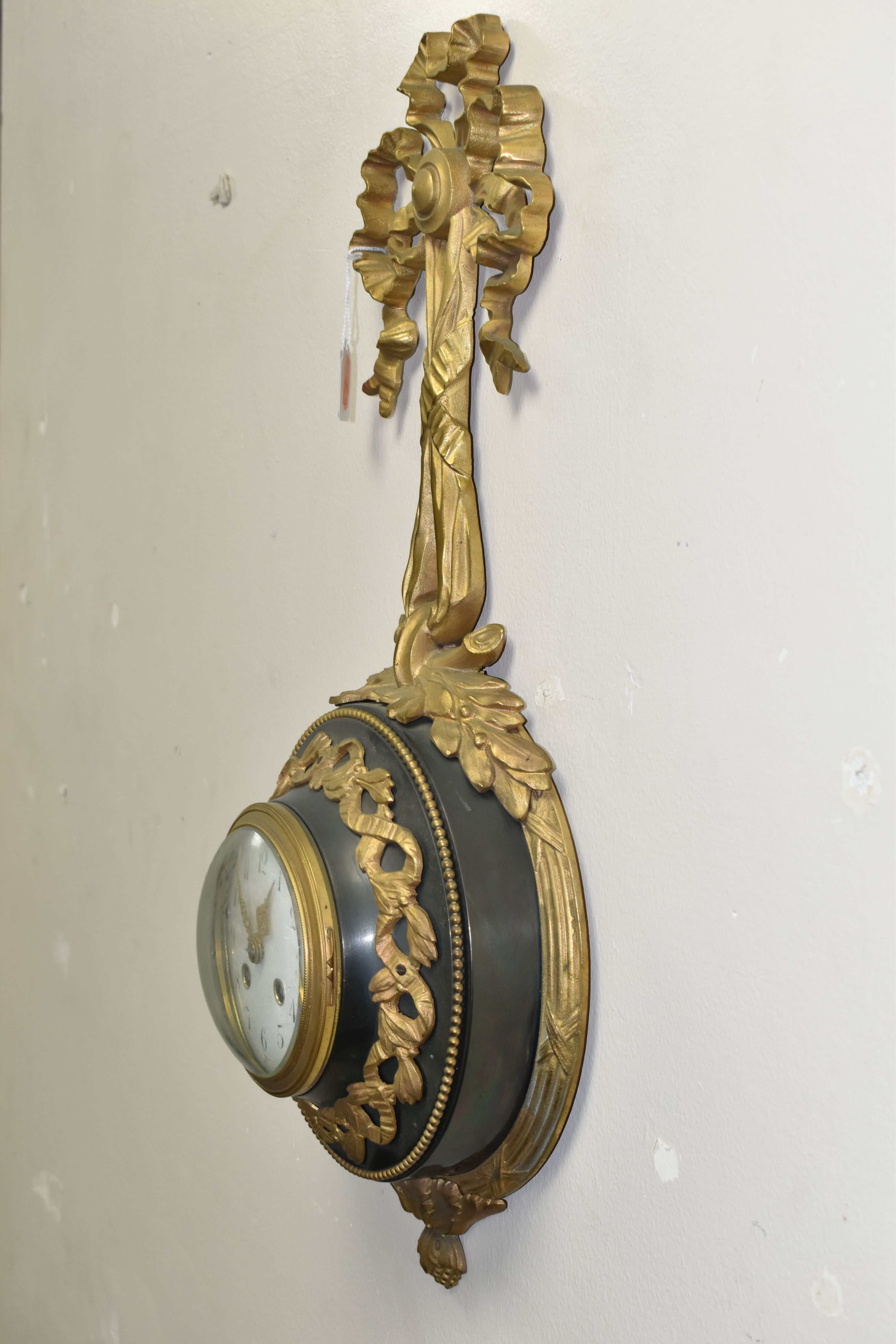 A LATE 19TH / EARLY 20TH CENTURY CARTEL CLOCK BY SAMUEL MARTI, cast gilt metal ribbon and wreath - Image 3 of 10