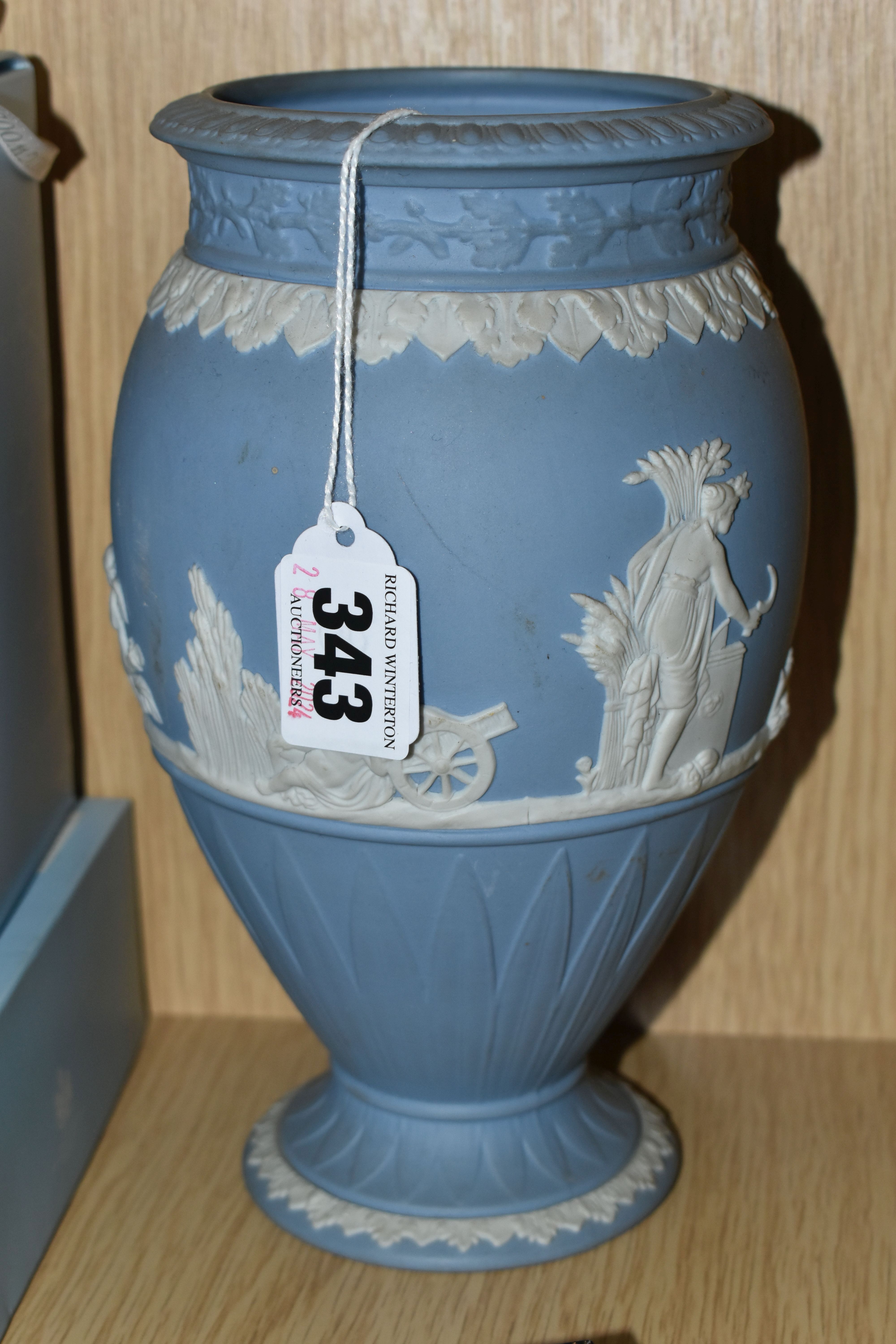 A GROUP OF WEDGWOOD BLUE JASPERWARE, comprising two boxed Christmas baubles, a framed plaque and a - Image 5 of 5