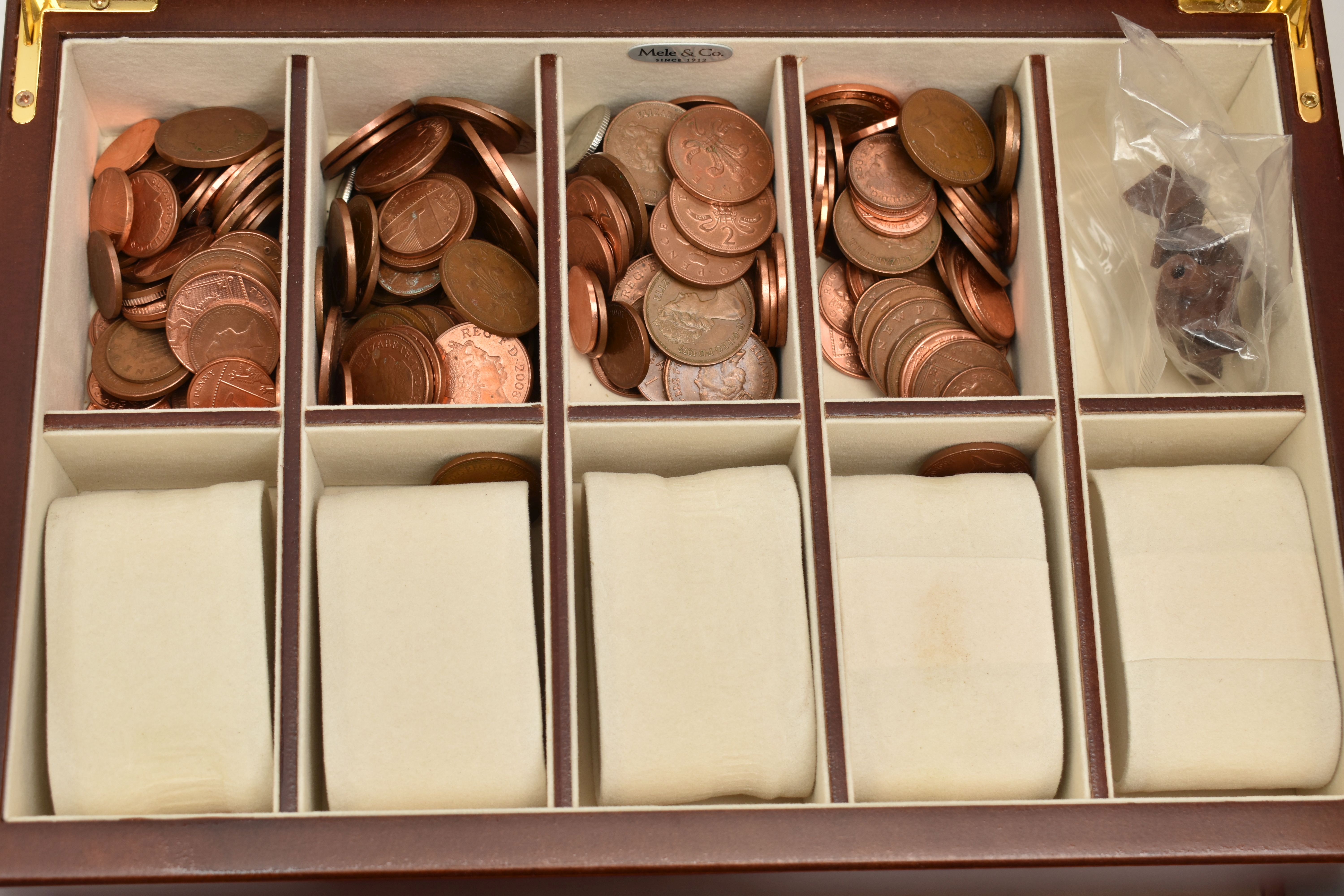 A MULTI STORAGE WATCH BOX AND EMPTY JEWELLERY BOXES, wooden watch and jewellery box, ten watch - Image 3 of 3