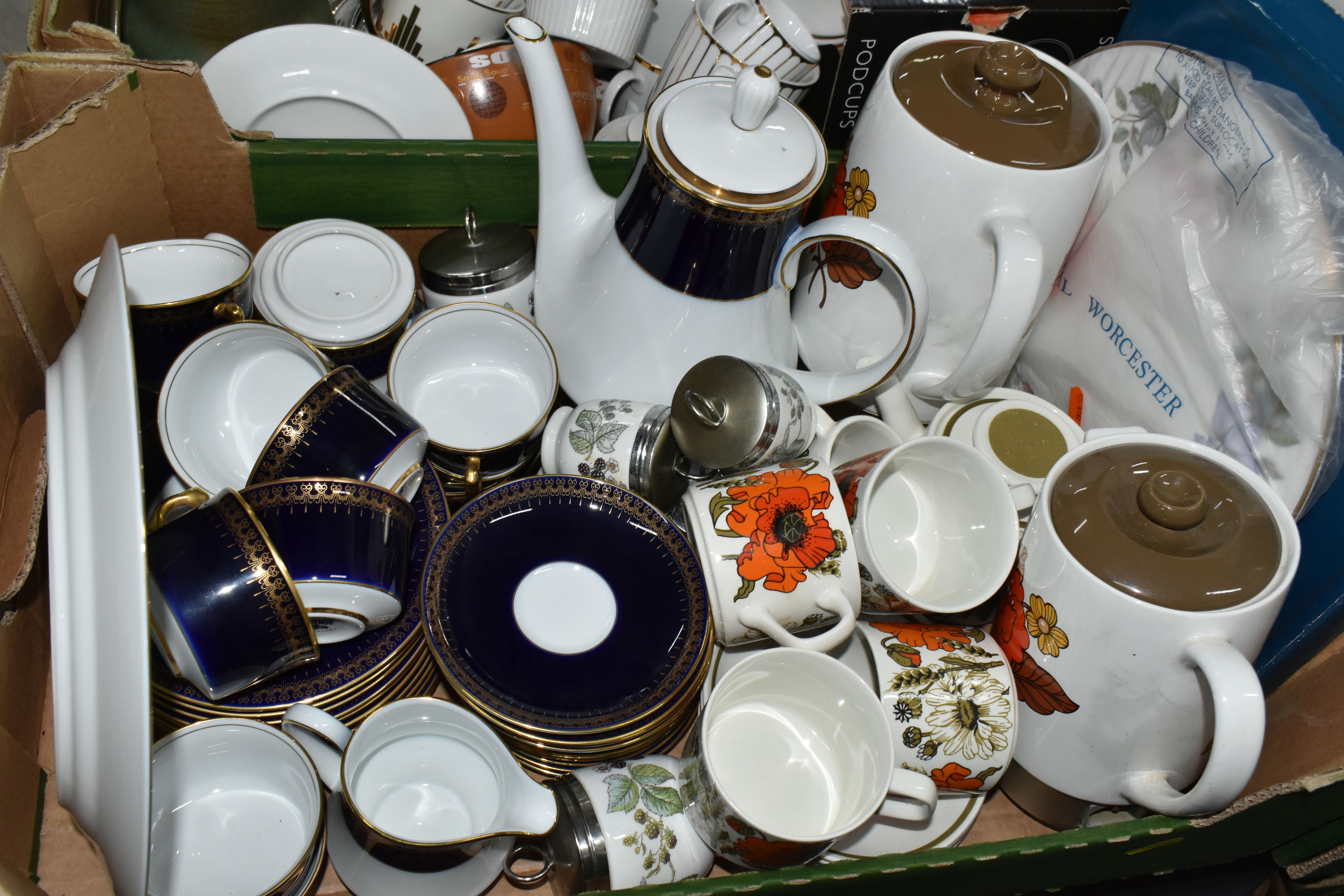 FIVE BOXES OF CERAMIC TABLEWARE to include an extensive collection of Eschenbach continental - Image 5 of 6
