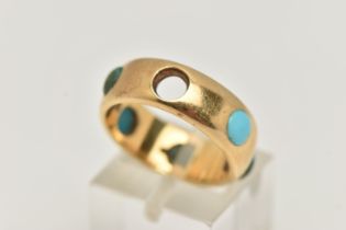 AN EARLY 20TH CENTURY 18CT GOLD AND TURQUOISE RING, a polished band ring set with oval cabochon