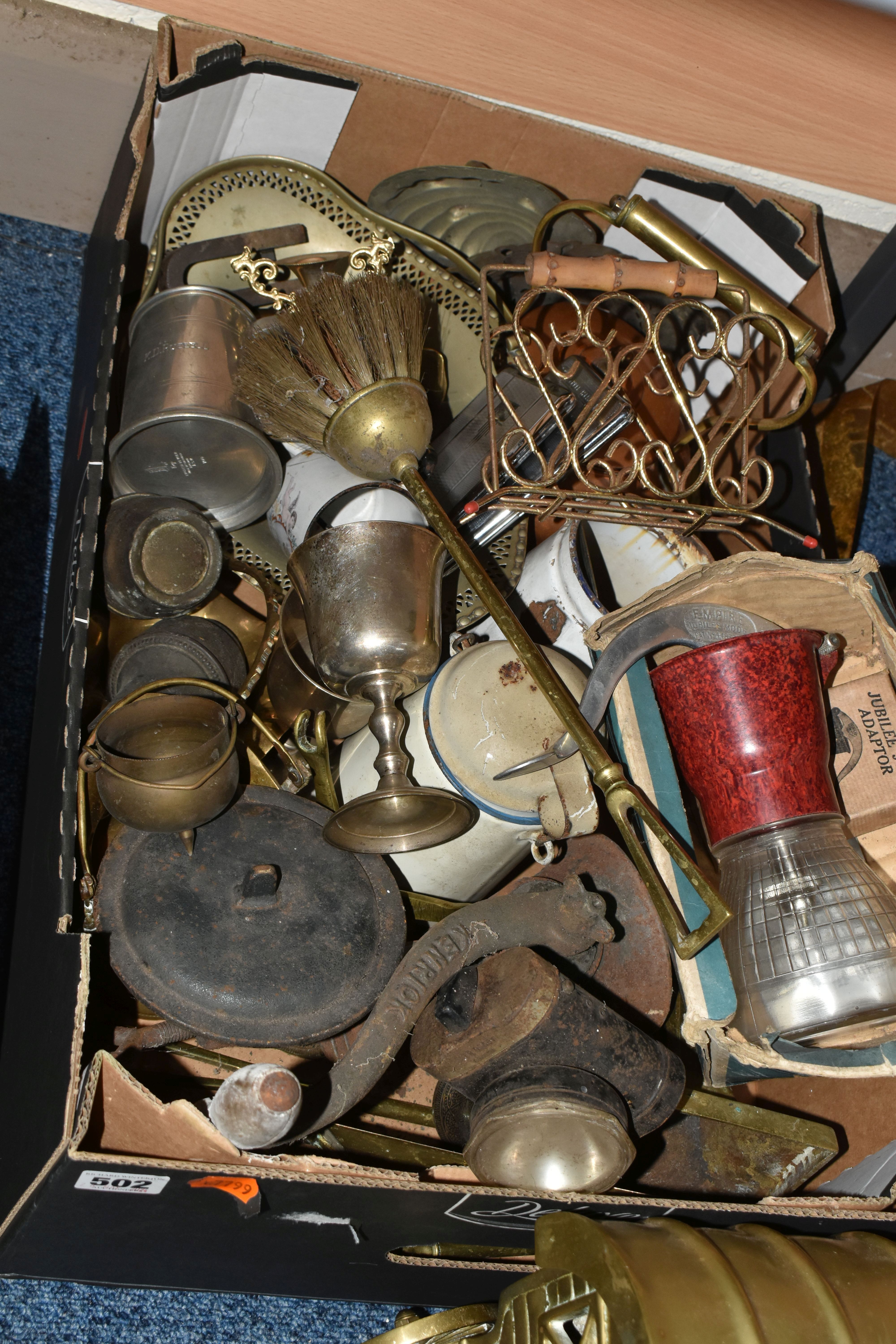 TWO BOXES AND LOOSE METALWARES, CAMERA, AUDIO EQUIPMENT, ETC, including a brass horse and cart, part - Image 3 of 6