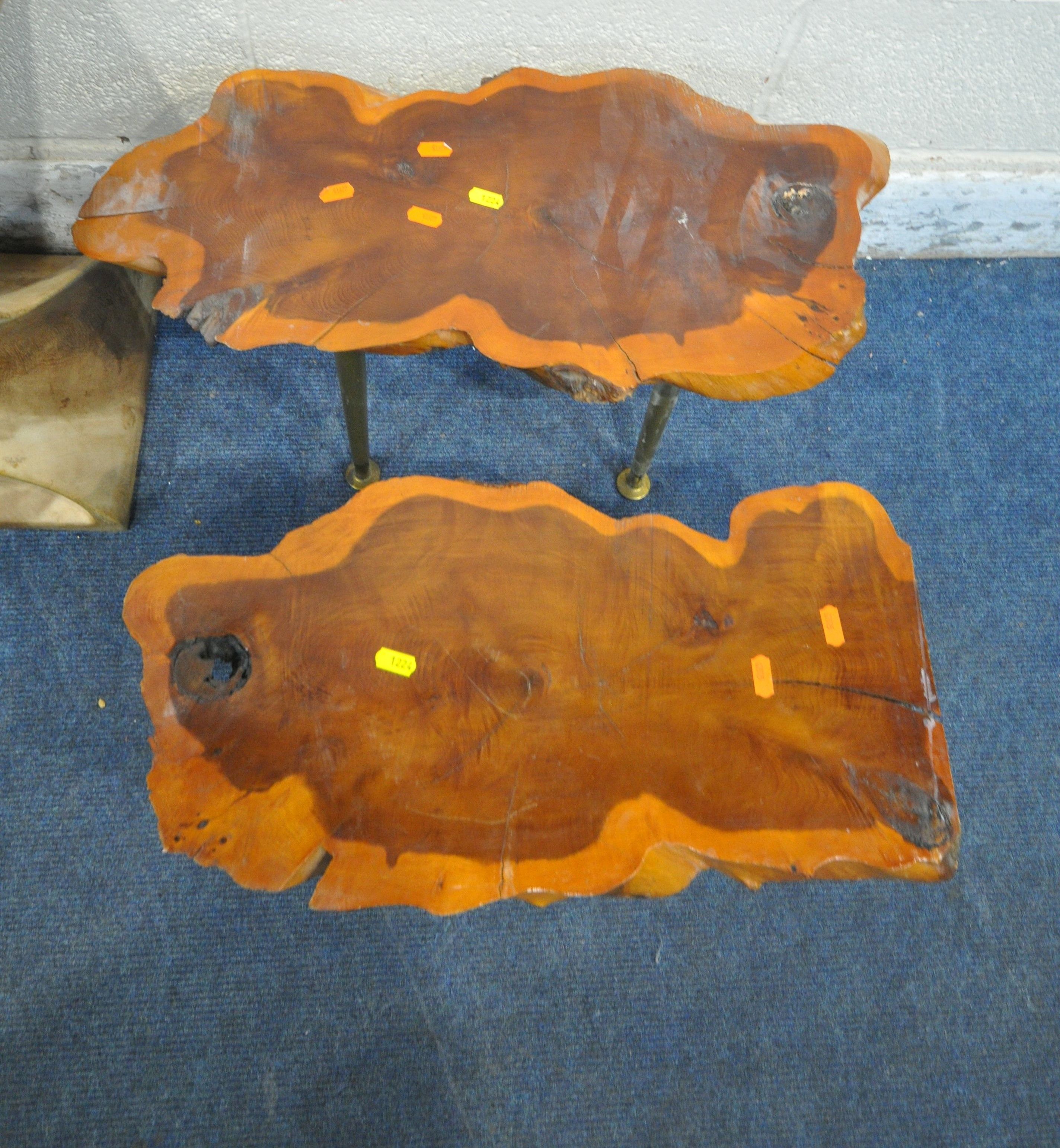 A PAIR OF HARDWOOD SPIRAL LAMP TABLES, 28cm squared x height 50cm, a lamp table in the form of a - Bild 4 aus 4