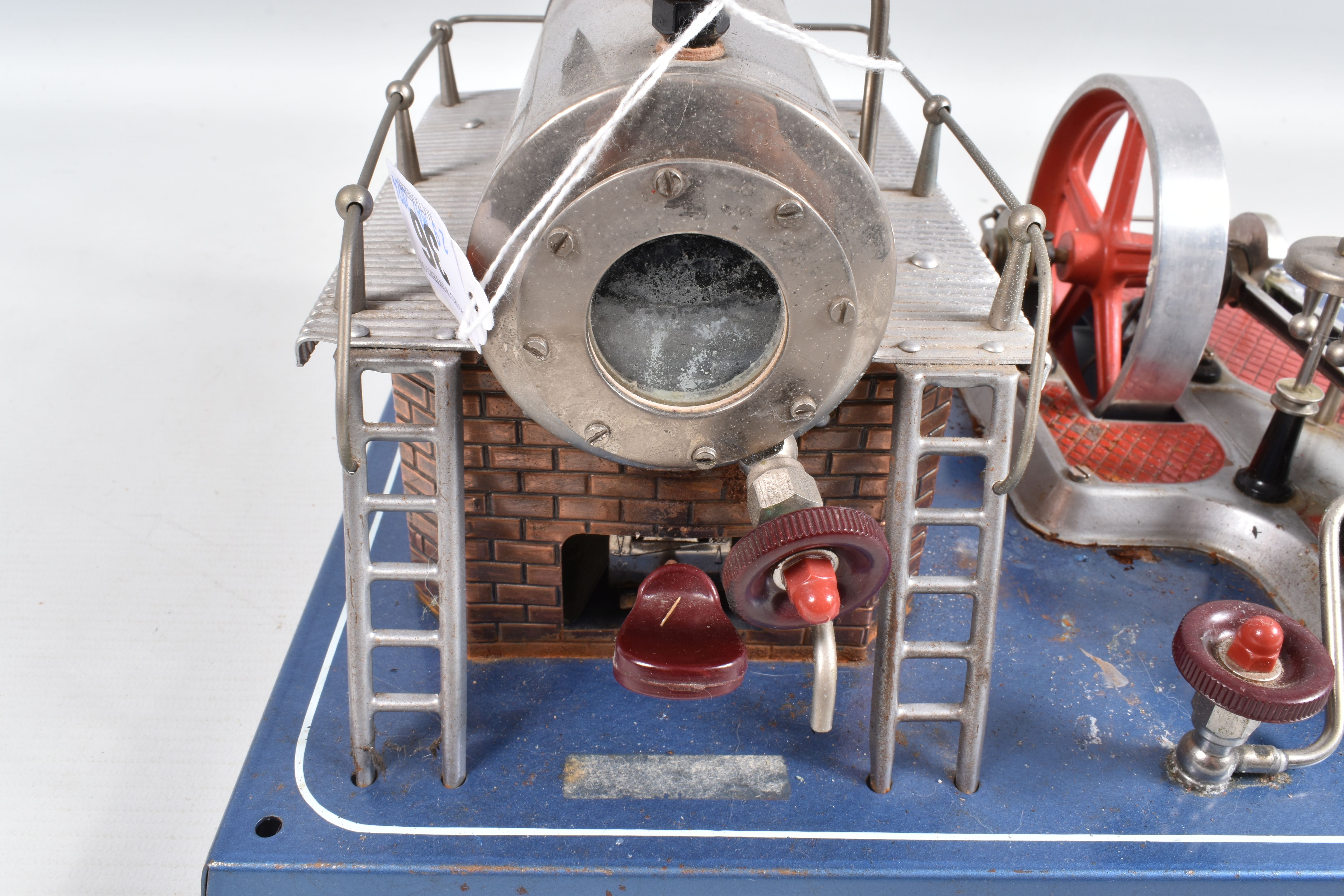 AN UNBOXED WILESCO LIVE STEAM STATIONARY ENGINE, No.D20, not tested, playworn condition with some - Image 6 of 10