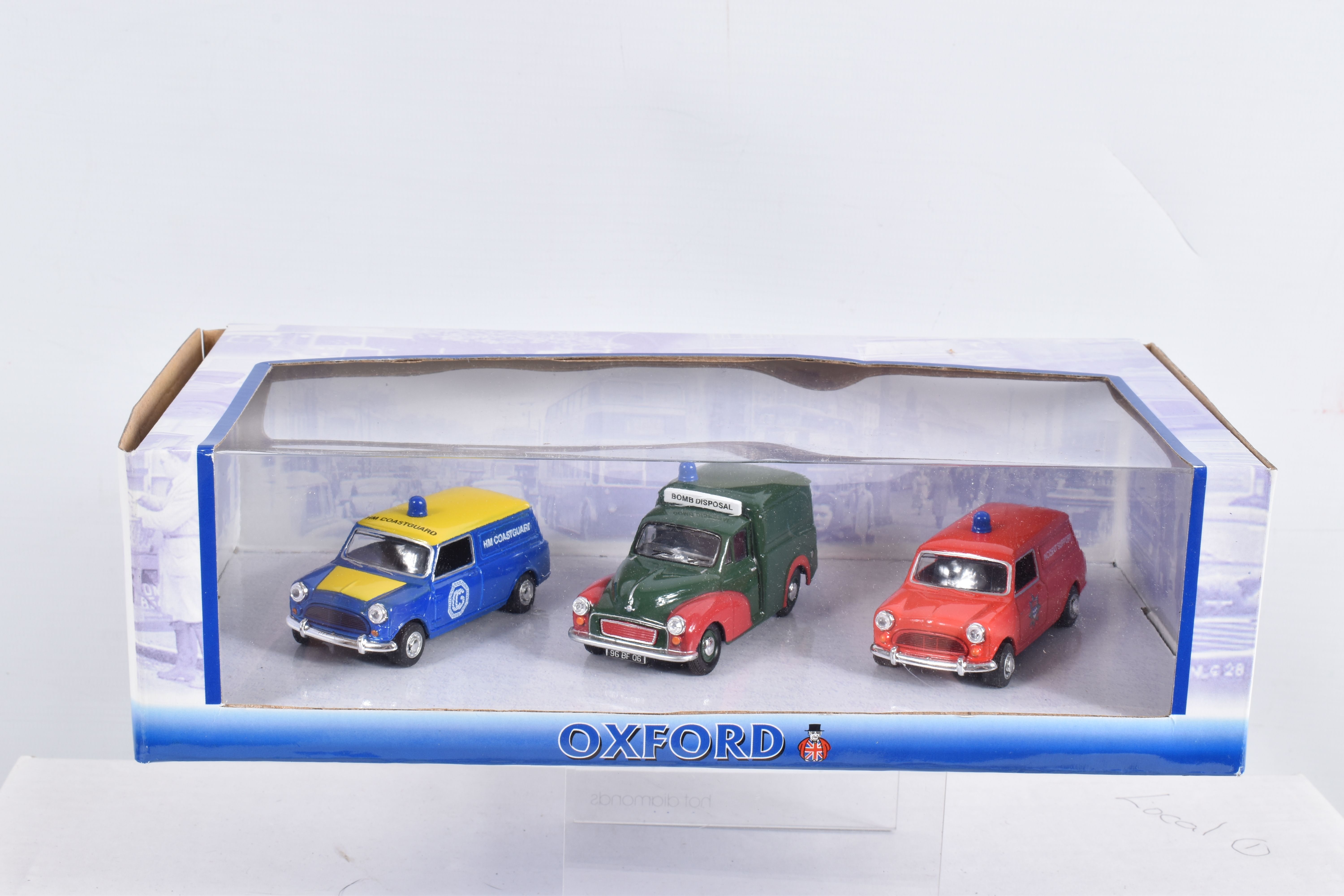 A QUANTITY OF ASSORTED BOXED MODERN DIECAST VEHICLES, to include a collection of assorted Morris - Image 9 of 13