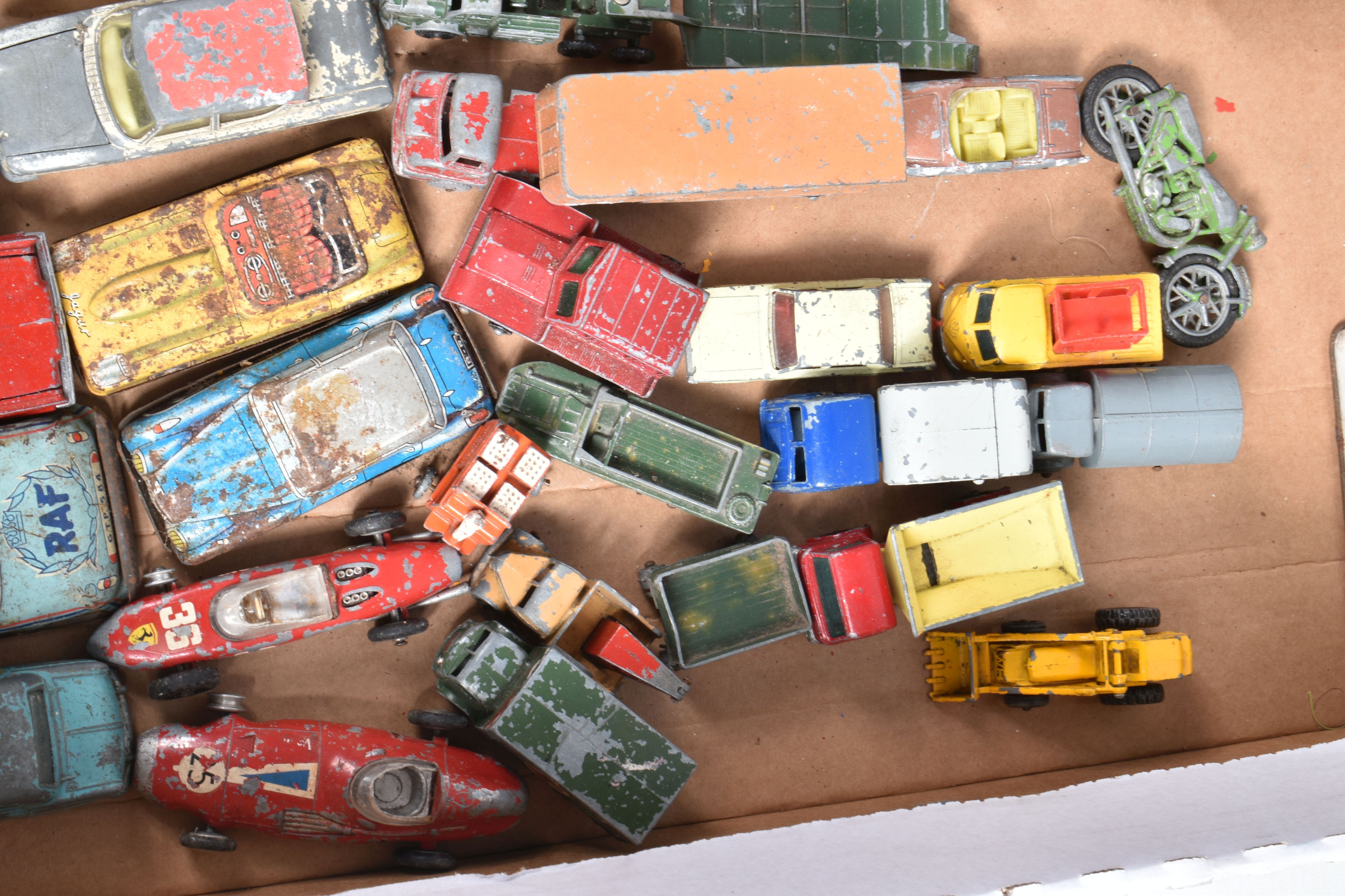 A QUANTITY OF UNBOXED AND ASSORTED PLAYWORN DIECAST VEHICLES, to include Corgi, including Austin - Image 9 of 12