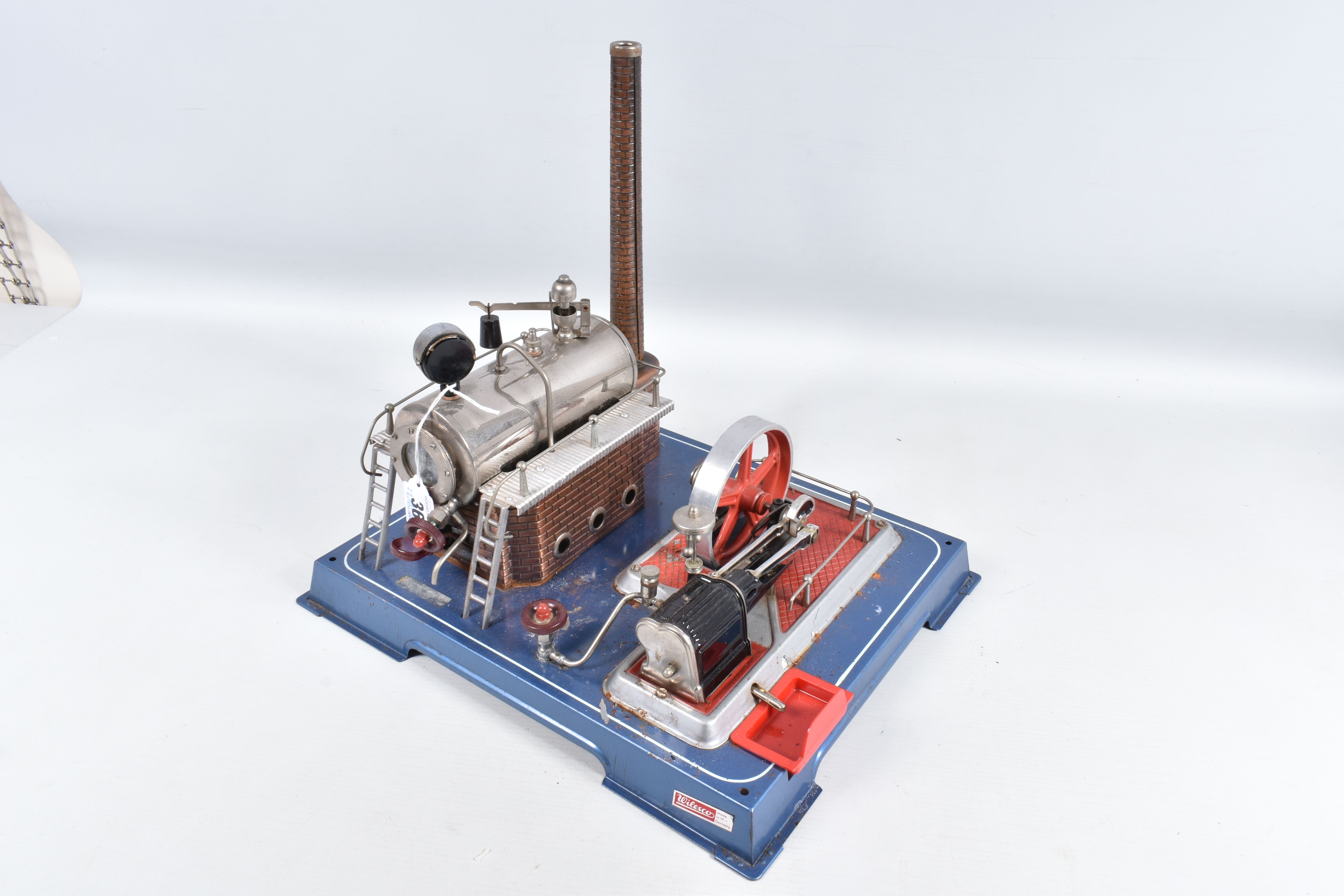 AN UNBOXED WILESCO LIVE STEAM STATIONARY ENGINE, No.D20, not tested, playworn condition with some - Image 3 of 10