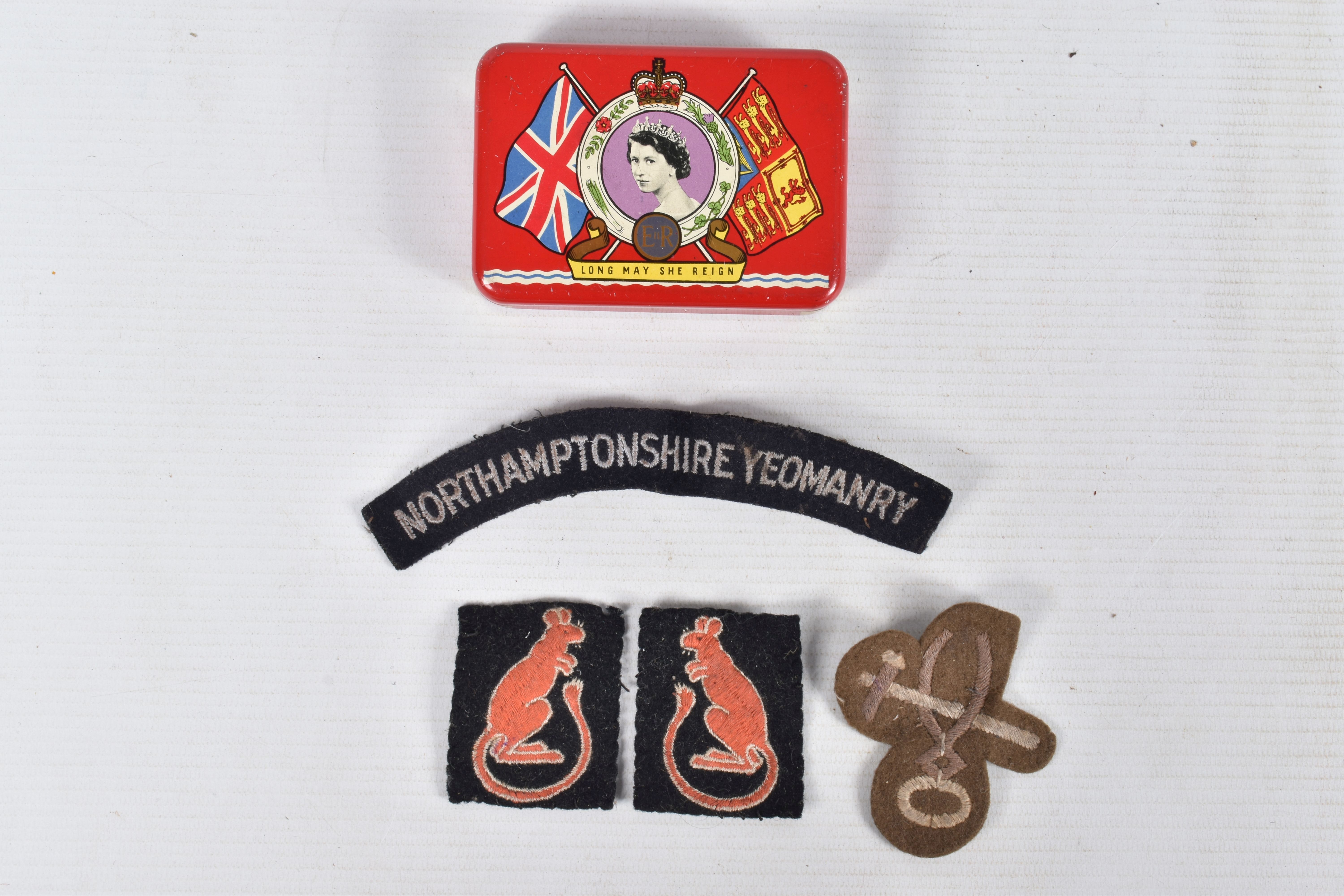 A WOODEN BOX CONTAINING TWO SETS OF WWII MEDALS, cap badges, formation patches and other military - Image 10 of 22