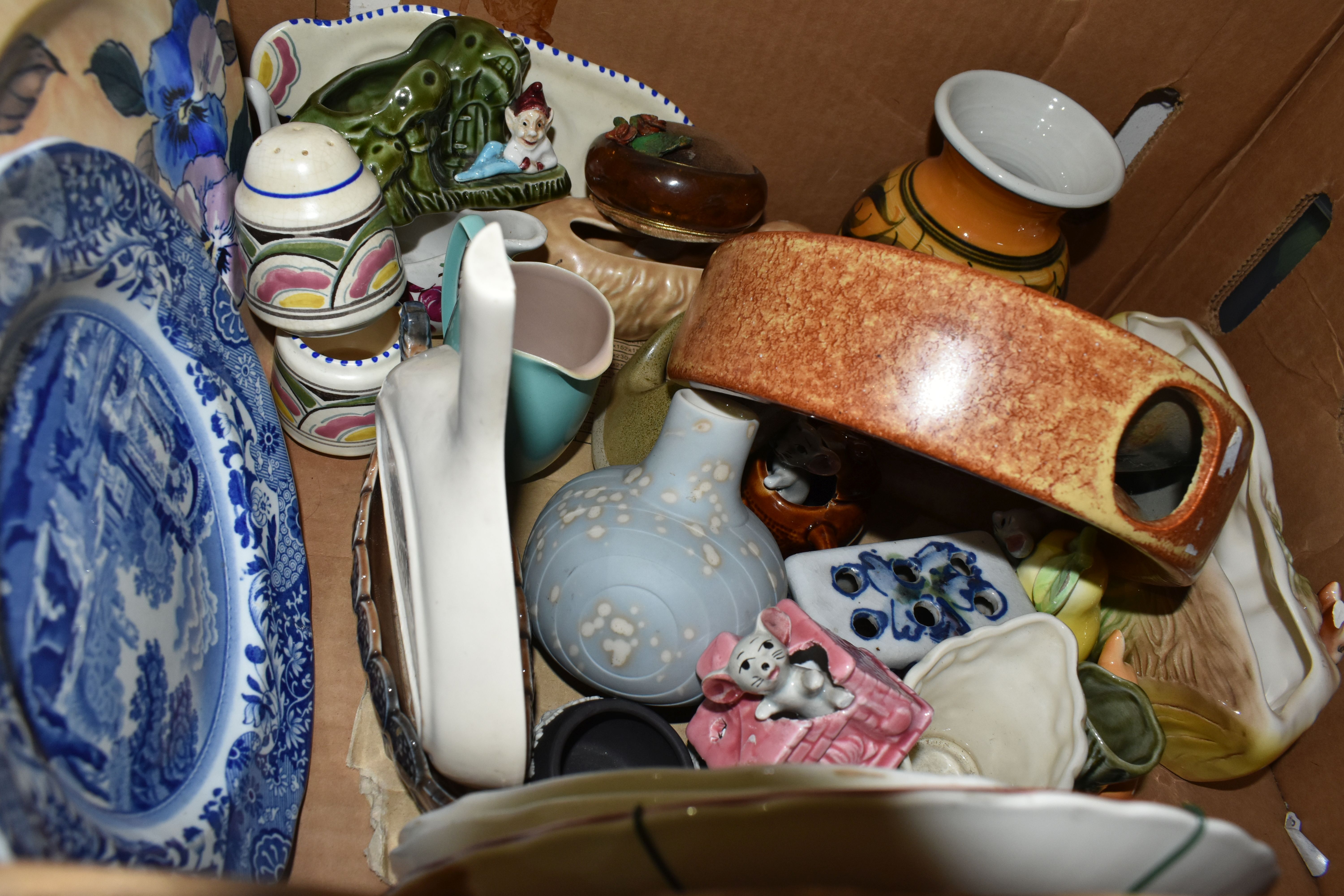 FOUR BOXES OF MIXED CERAMICS, DECORATIVE ITEMS to include a variety of Sylvac items including a - Image 8 of 8