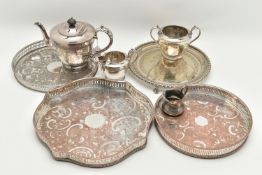 AN ASSORTMENT OF SILVER PLATE TABLE WARE, to include three trays, a salver, a 'Walker & Hall'
