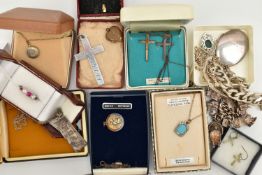 ASSORTED WHITE METAL JEWELLERY, to include a silver curb link charm bracelet, links stamped with