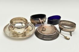 ASSORTED SILVER ITEMS, to include a pair of oval polished salts, hallmarked 'William Aitken'
