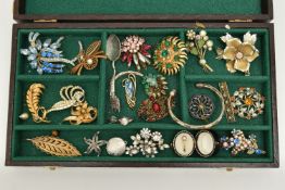 A BOX OF COSTUME BROOCHES, to include a variety of brooches, a boxed white metal imitation pearl