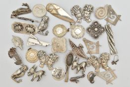 A SELECTION OF WHITE METAL JEWELLERY, to include mainly brooches, including donkeys, owls, a