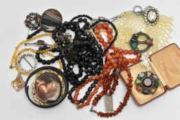 A BAG OF ASSORTED COSTUME JEWELLERY, to include a carnelian bead necklace fitted with a white