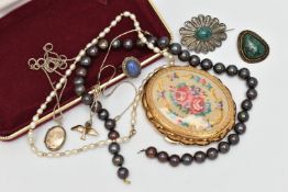 A SMALL BOX WITH CONTENTS, to include an oval white cultured pearl necklace with yellow ball bead