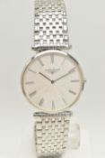 A GENTS BOXED 'LONGINES' WRISTWATCH, quartz movement, round silver dial signed 'Longines', Roman