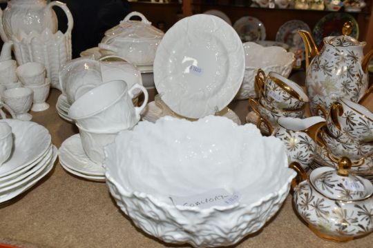 LARGE QUANTITY OF WHITE WEDGWOOD ''COUNTRYWARE'' DESIGN DINNER WARE, ALSO WITH A BAVARIAN TEA SET, - Image 9 of 15