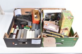 A QUANTITY OF UNBOXED AND ASSORTED OO GAUGE MODEL RAILWAY LOCOMOTIVES, to include Lima 'Mogul/