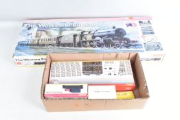 A BOXED HORNBY RAILWAYS OO GAUGE 'THE WESTERN PULLMAN' TRAIN SET, No.R1048, comprising Castle