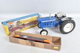 A BOXED CORGI MAJOR TOYS AMERICAN LAFRANCE AERIAL RESCUE TRUCK, No.1143, appears complete and in