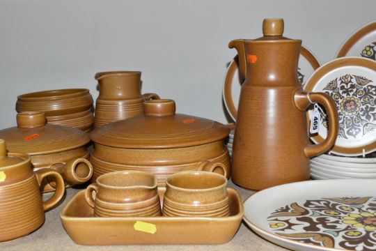 A LARGE COLLECTION OF LANGLEY/ DENBY TABLEWARE, to include a Langley/Denby 'Canterbury' pattern - Image 3 of 19