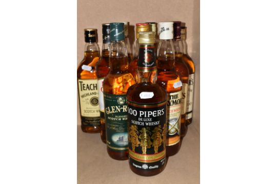 WHISKY, Ten Bottles of Blended Whisky comprising 1 x 100 PIPERS De Luxe, 40% vol. 75cl, fill level - Image 1 of 3