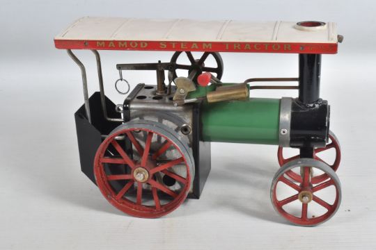 AN UNBOXED MAMOD LIVE STEAM TRACTION ENGINE, No.TE1A, not tested, has been fired up and run but - Image 5 of 6