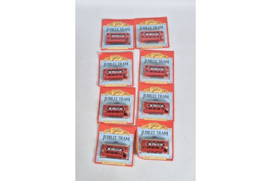 A QUANTITY OF UNBOXED AND ASSORTED MATCHBOX 1-75 SERIES AND MODELS OF YESTERYEAR BUS, COACH, - Image 3 of 8