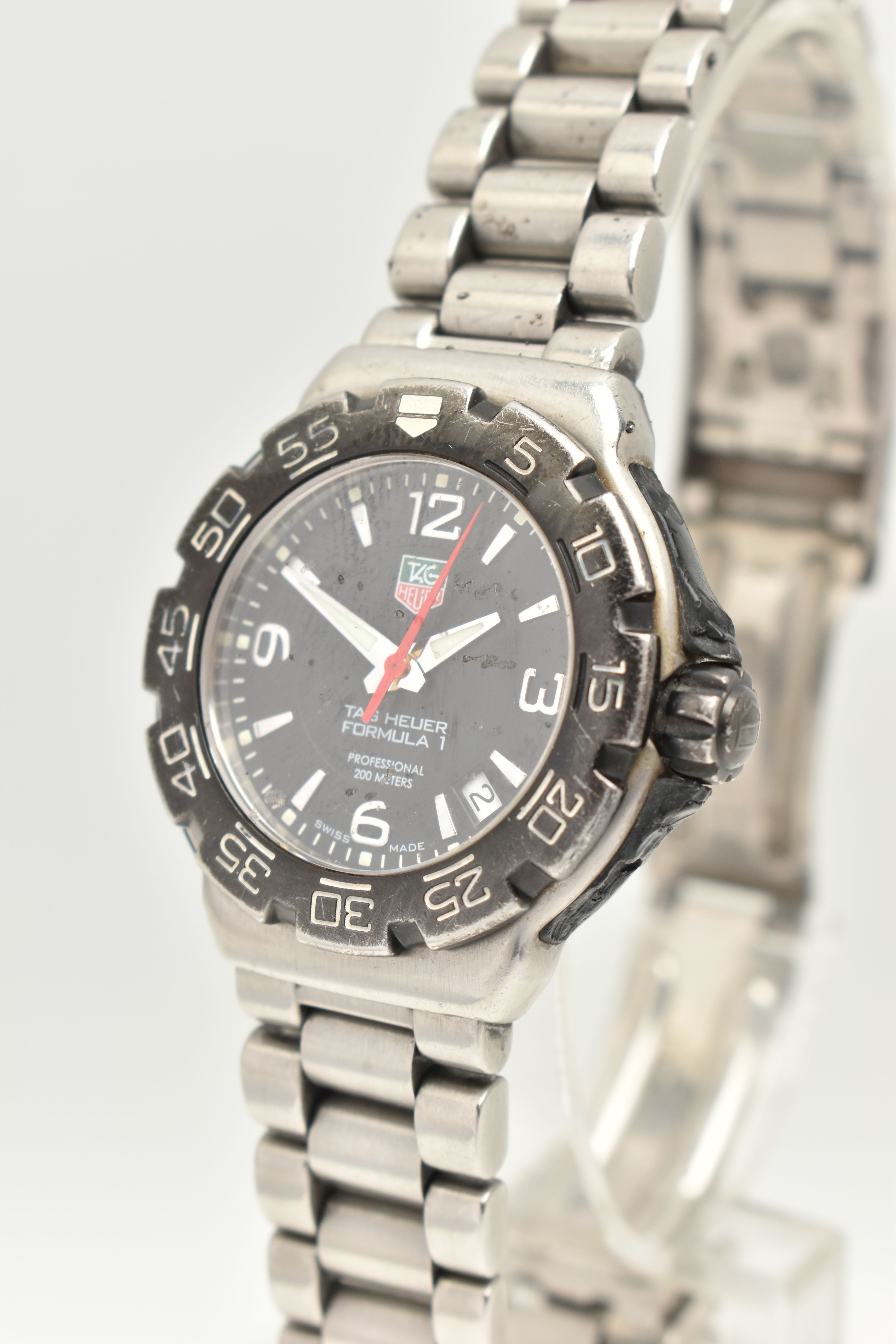 A 'TAG HEUER' FORMULA 1 WRISTWATCH, quartz movement, round black dial signed 'Tag Heuer', baton - Image 3 of 8