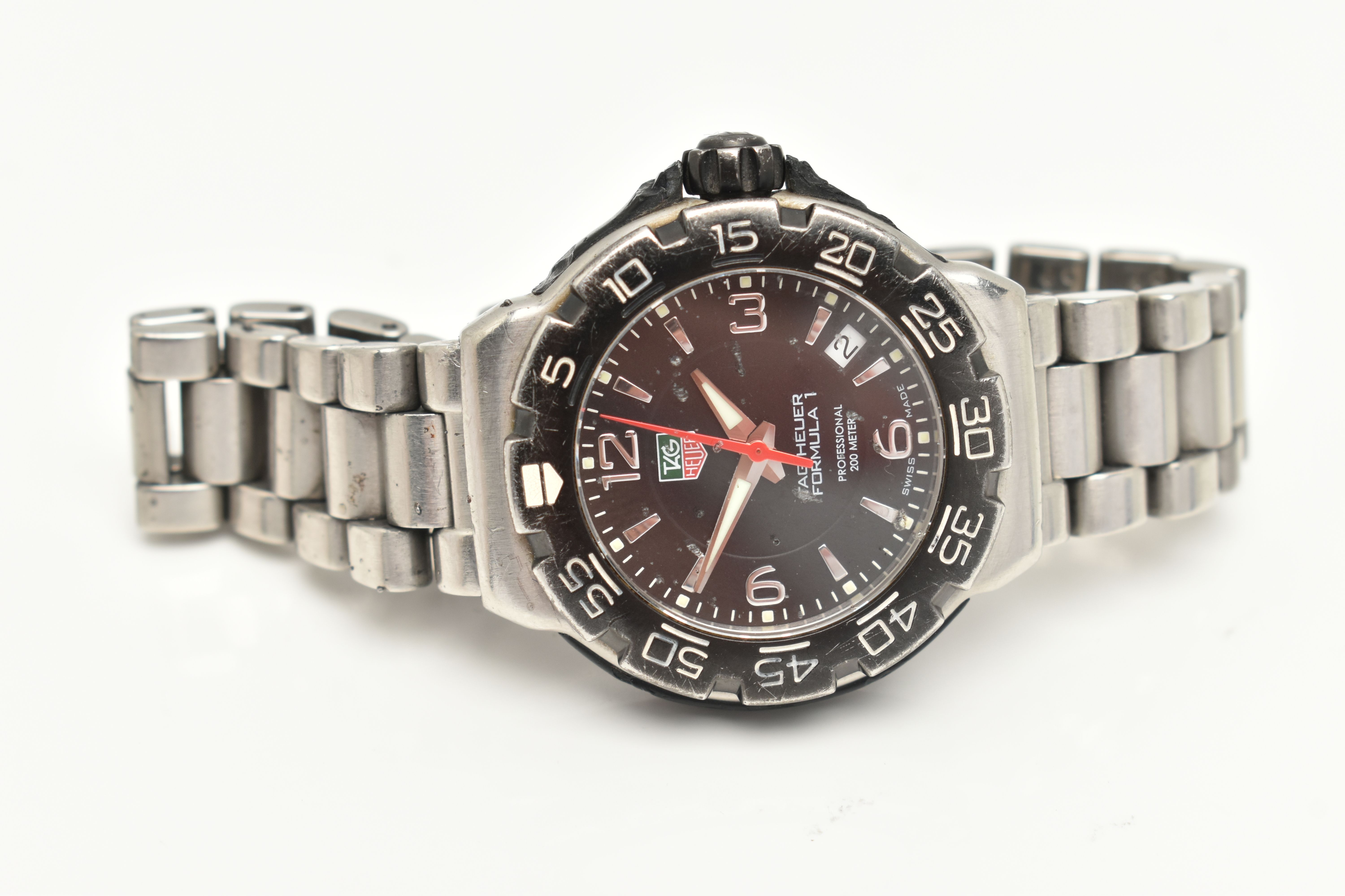 A 'TAG HEUER' FORMULA 1 WRISTWATCH, quartz movement, round black dial signed 'Tag Heuer', baton - Image 4 of 8