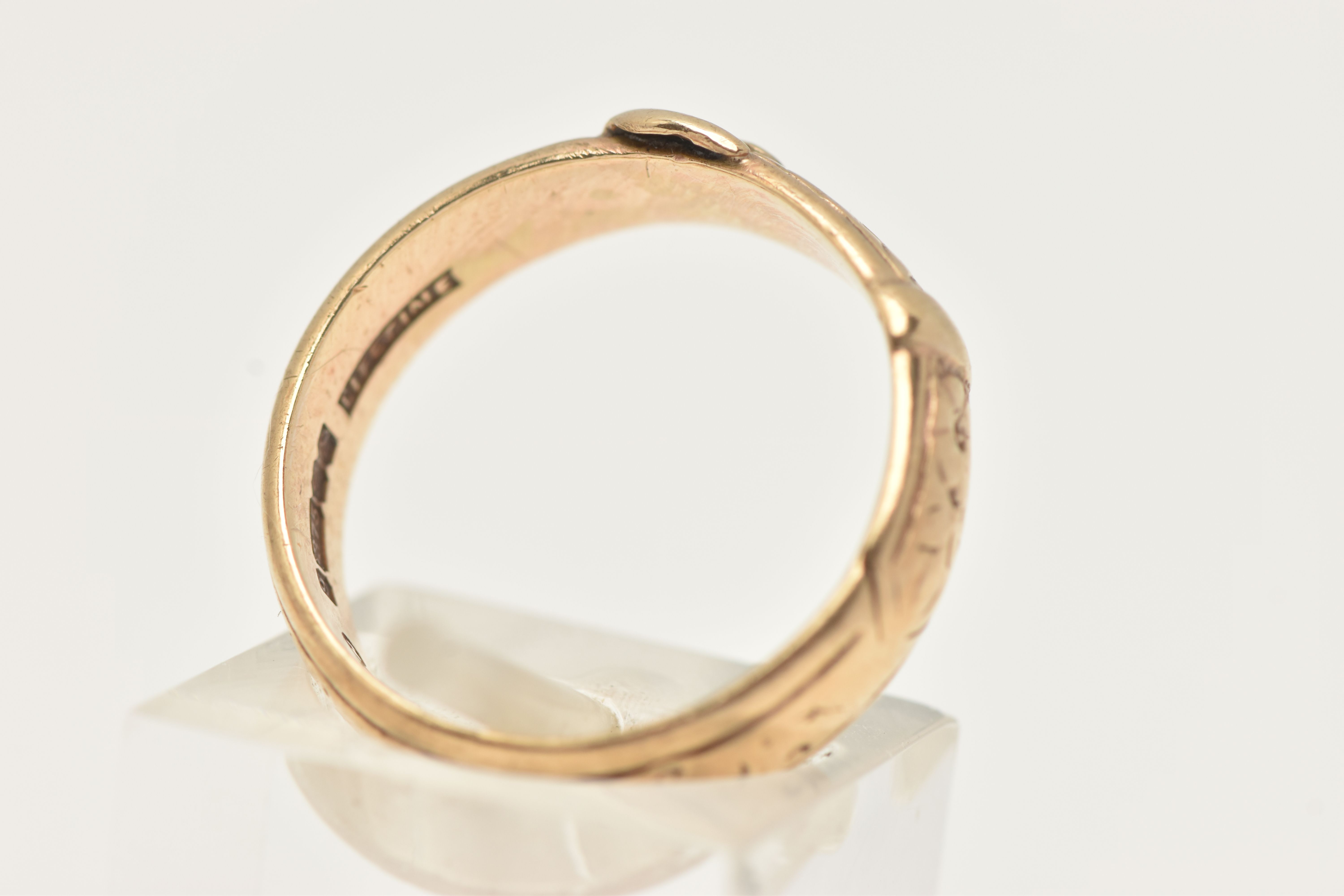 A 9CT GOLD BELT BUCKLE RING, worn pattern, approximate band width 5.4mm, hallmarked 9ct Birmingham - Image 3 of 4