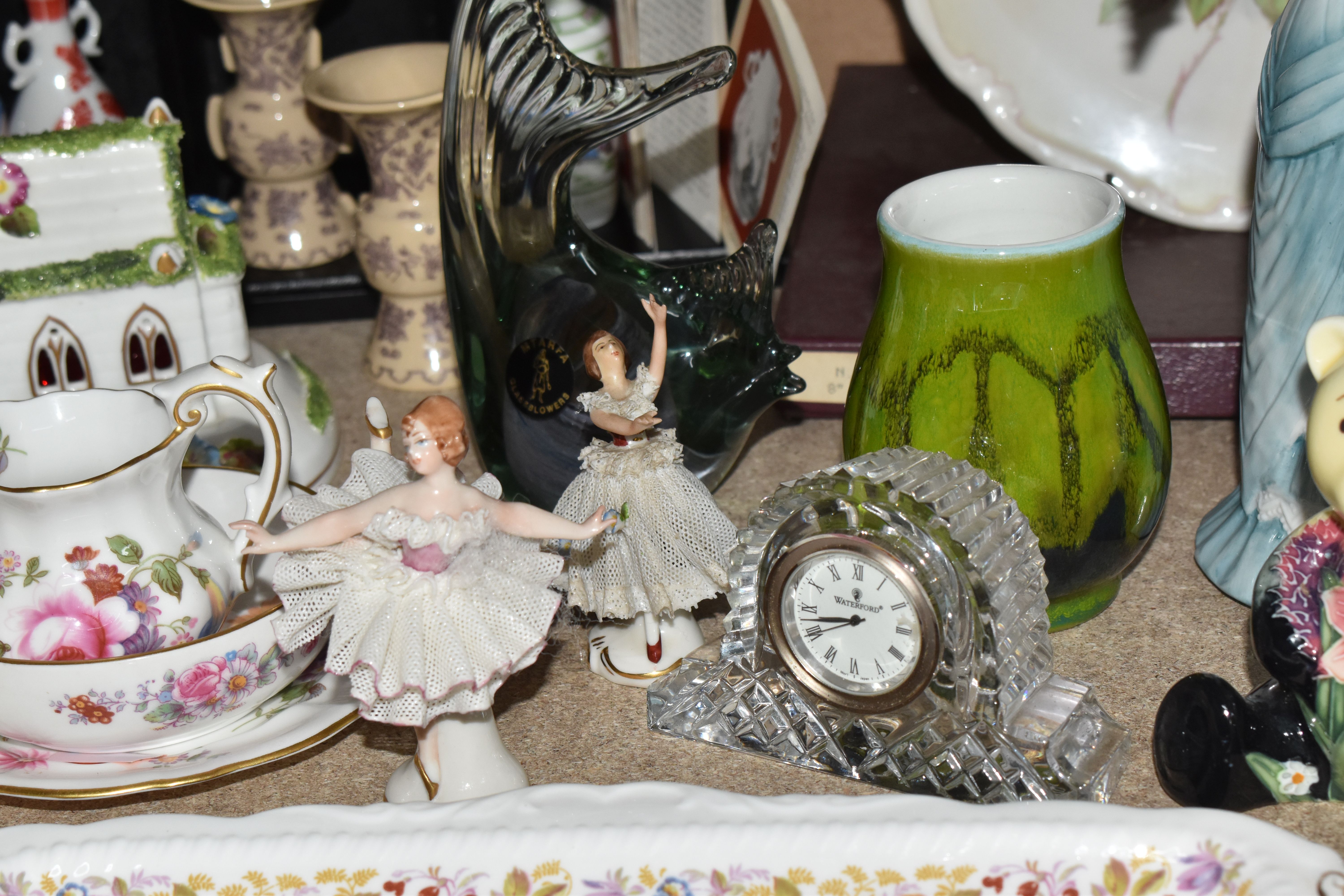 A GROUP OF DECORATIVE ITEMS to include a collection of Franklin Mint 'Treasures of The Imperial - Image 7 of 9