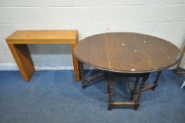 A 20TH CENTURY OAK BARLEY TWIST GATE LEG TABLE, open width 123cm x closed width 46cm x depth 91cm