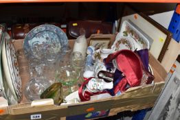 ONE BOX AND LOOSE CERAMICS AND DECORATIVE ITEMS to include a group of Wedgwood 'Wild Briar' tea