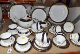 A GROUP OF AYNSLEY 'BALMORAL' PATTERN TEA AND DINNERWARE, comprising teapot, covered sugar bowl (lid