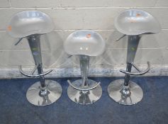 A SET OF THREE MODERN HEIGHT ADJUSTABLE BAR STOOLS, maximum height 86cm x minimum height 66cm (