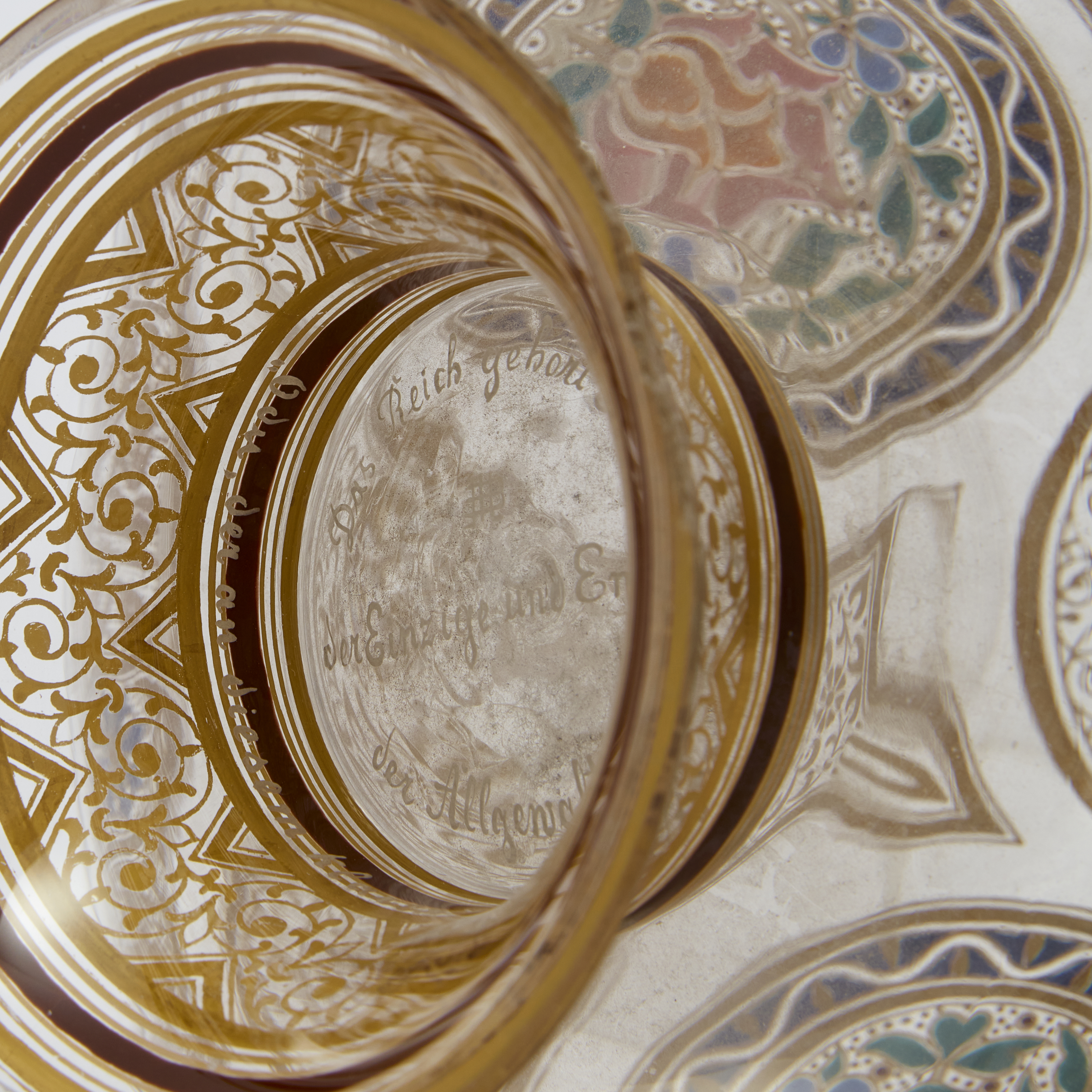 A Mamluk-style glass flask, Josef Lobmeyr (1792-1855) designed by architects Jan Machytka and Fr... - Bild 4 aus 7