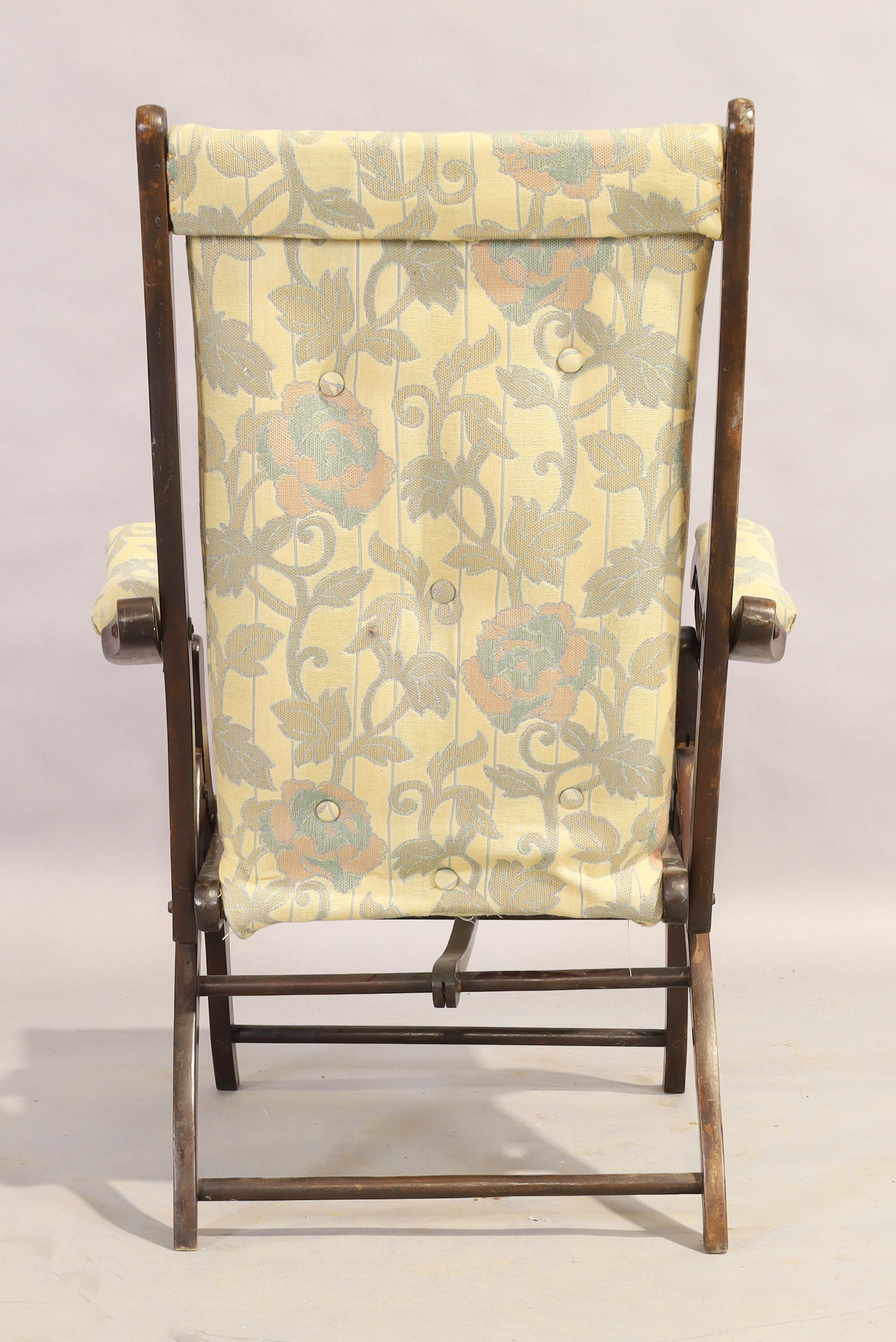 A pair of Edwardian stained beech folding steamer chairs, first quarter 20th century (2) Provena... - Image 3 of 4