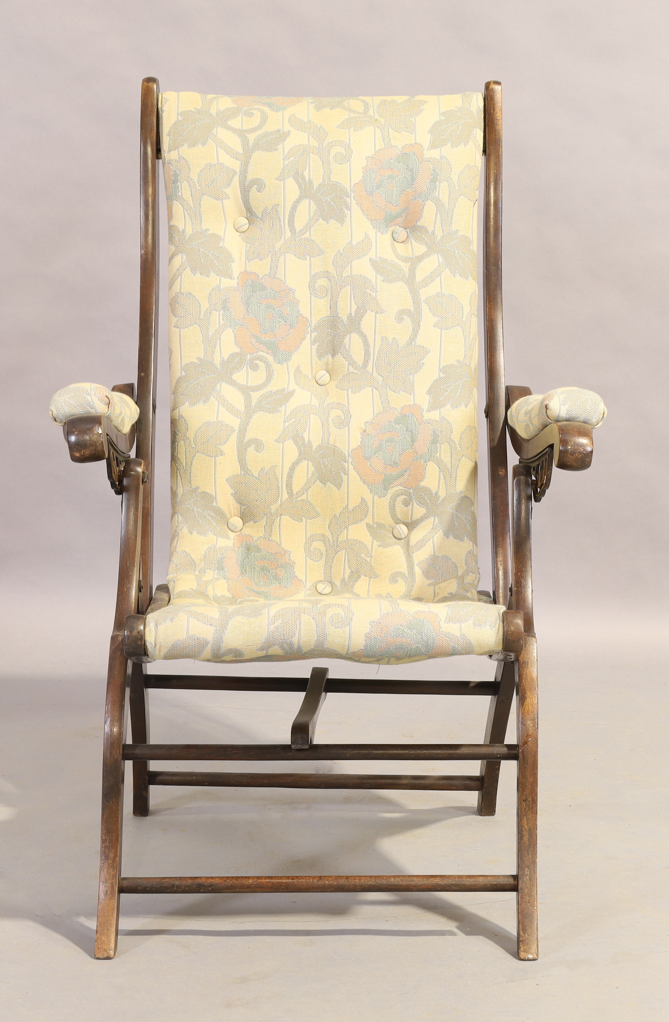 A pair of Edwardian stained beech folding steamer chairs, first quarter 20th century (2) Provena... - Image 2 of 4