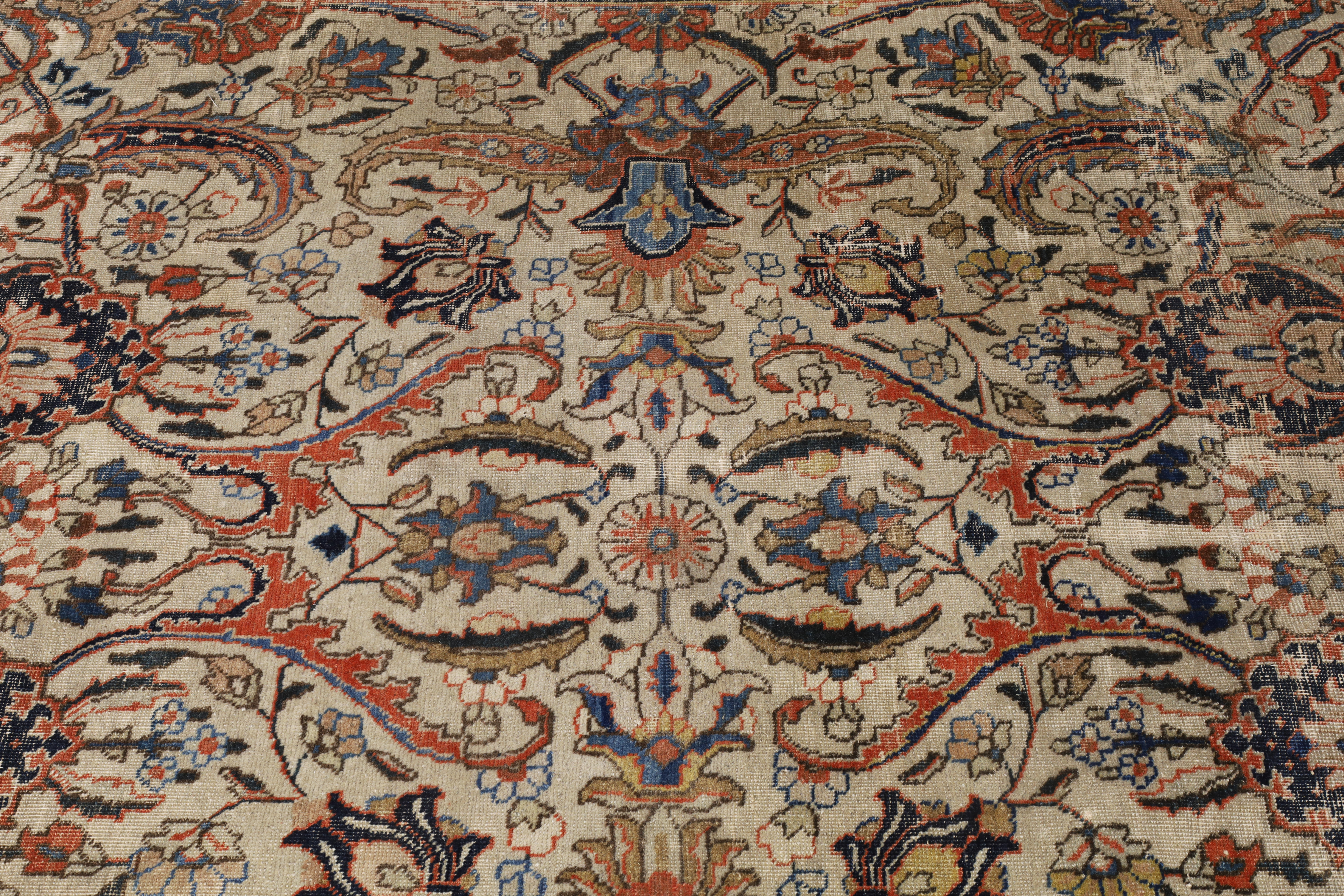 A Persian Sarouk carpet, first quarter 20th century, the central field with spandrels and floral ... - Image 4 of 5