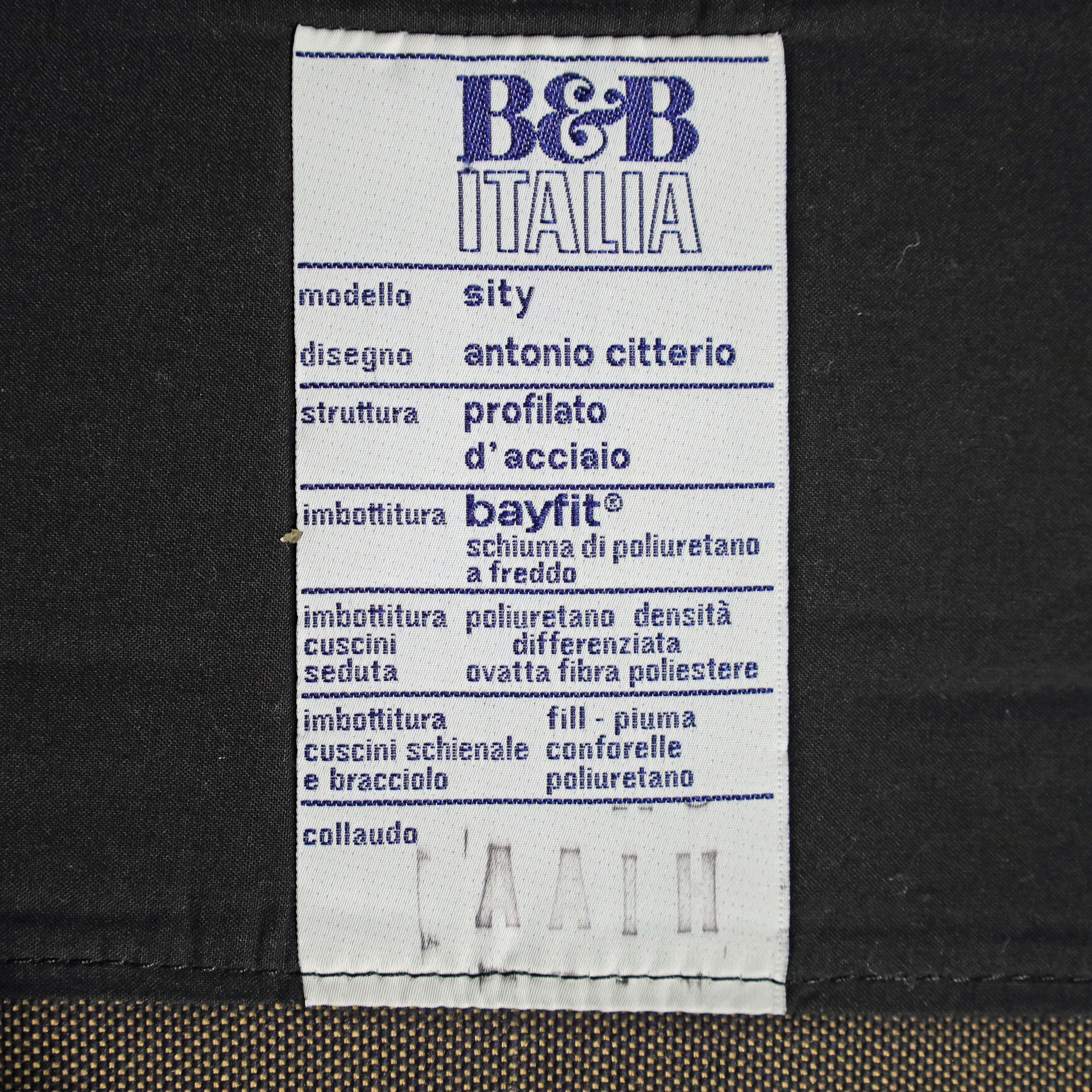 Antonio Citterio (b.1950) for B&B Italia, a section of a 'Sity' sofa, designed 1986, grey fabric ... - Image 4 of 4