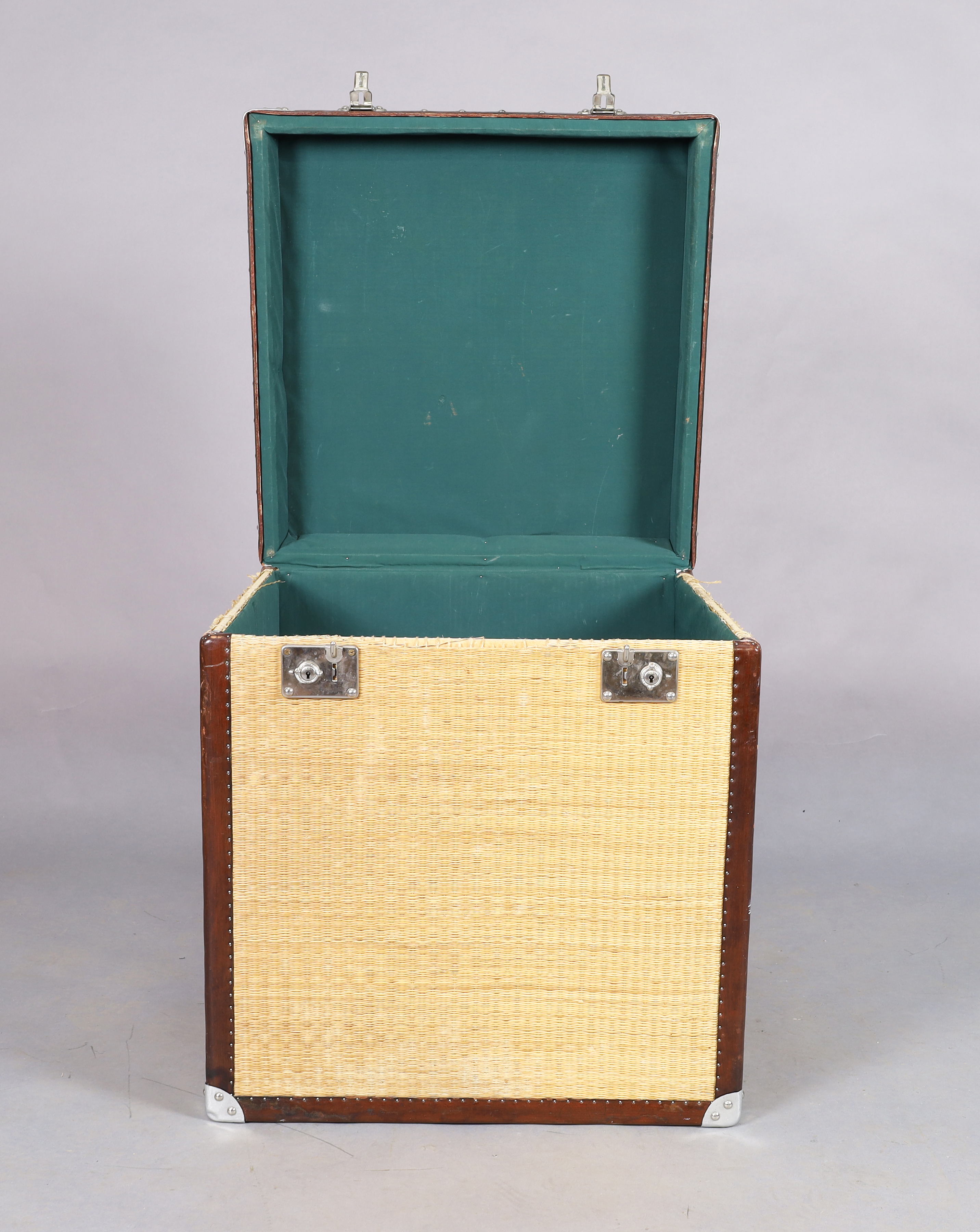 A modern wicker and leather bound trunk, 66cm high, 61cm wide, 61cm deep - Image 2 of 5