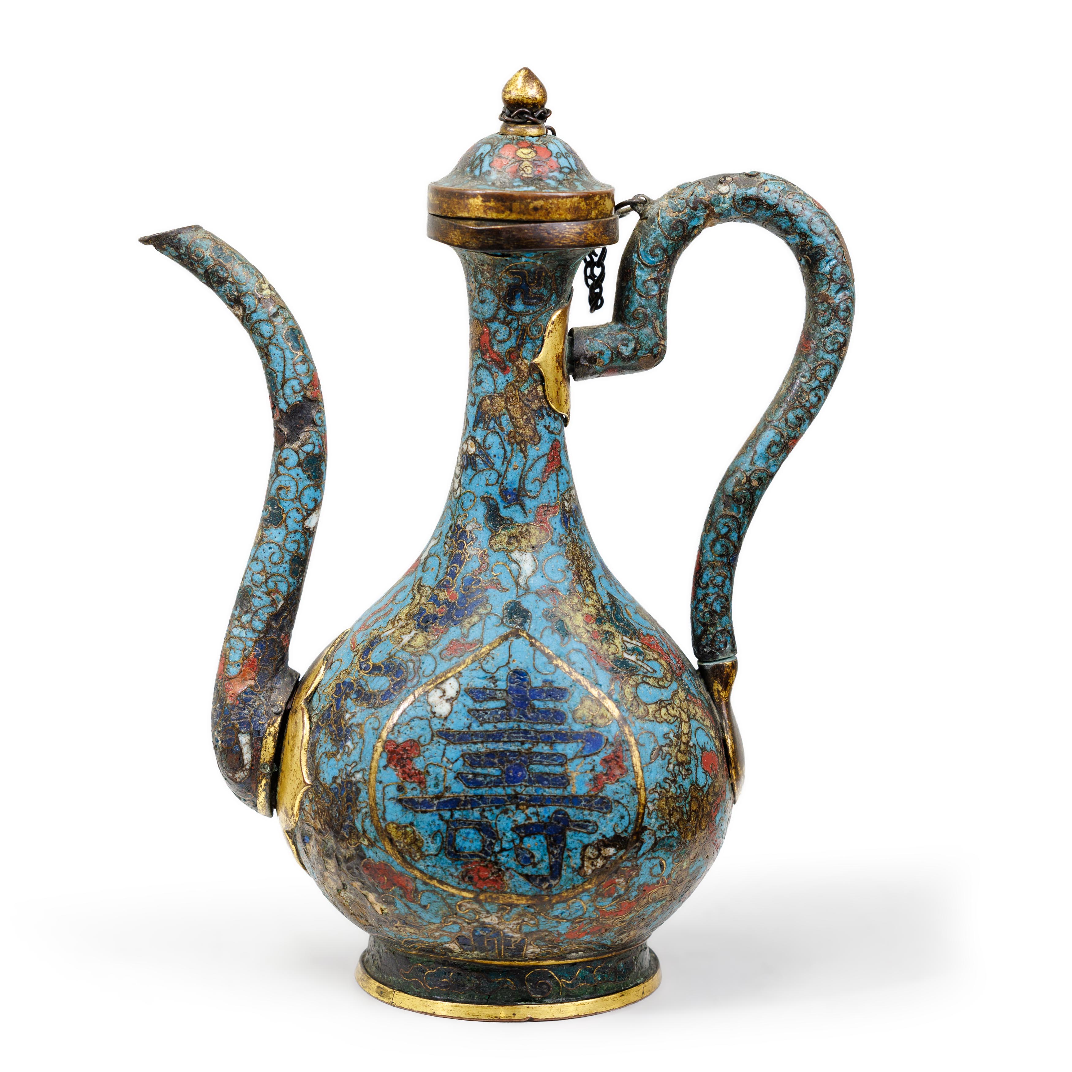 A Chinese cloisonné-enamel 'Shou' pear-shaped wine ewer and cover Ming dynasty, 16th/17th centur... - Image 2 of 2