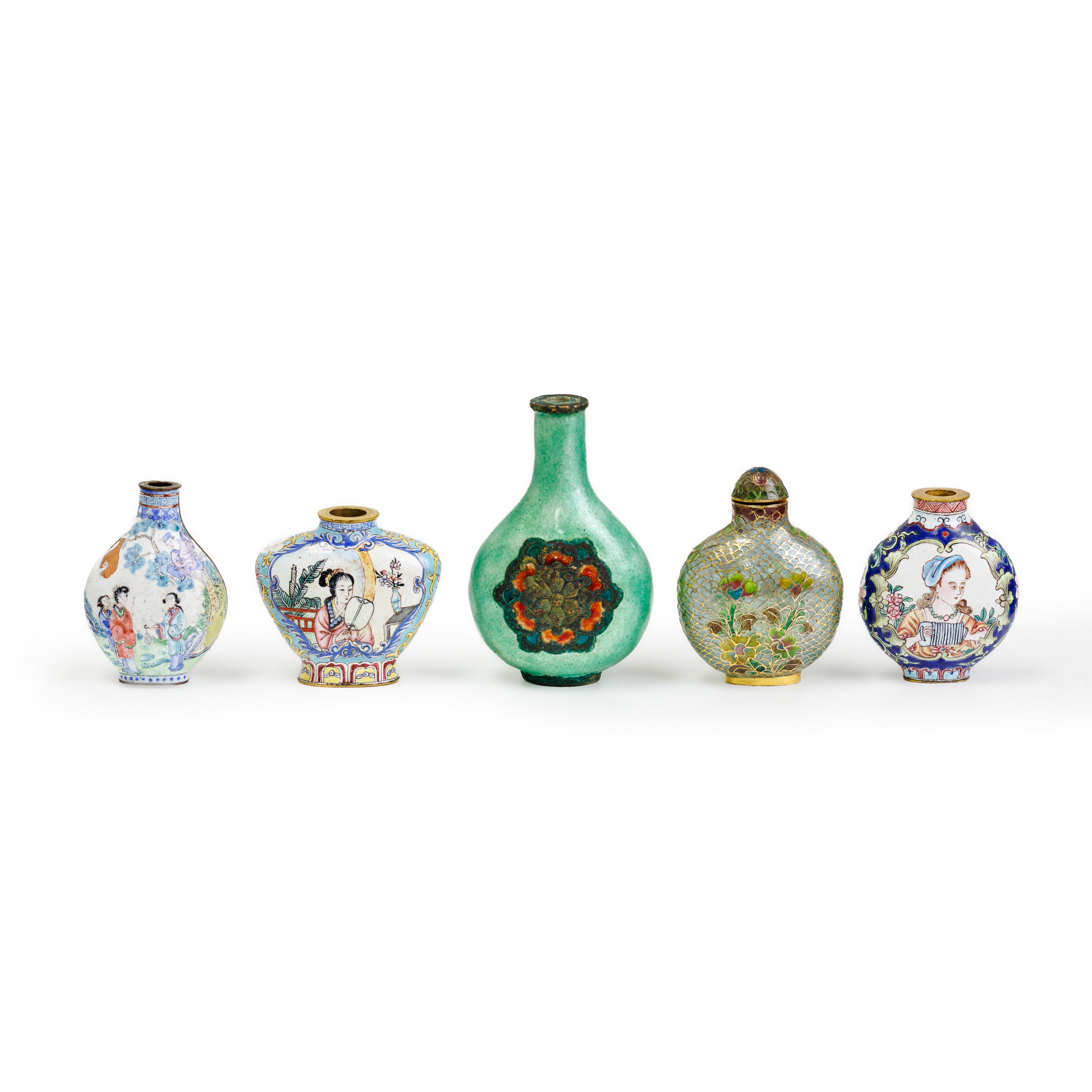 Five Chinese enamel snuff bottles Late Qing dynasty-20th century, two with Qianlong apocryphal m...